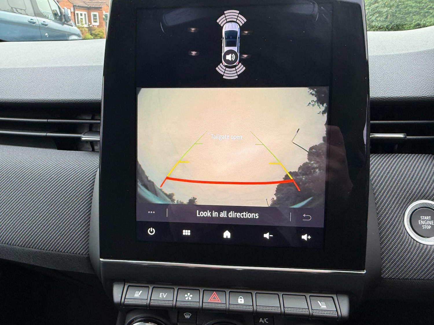 Used Renault Clio for sale - 76440856: Photo 35