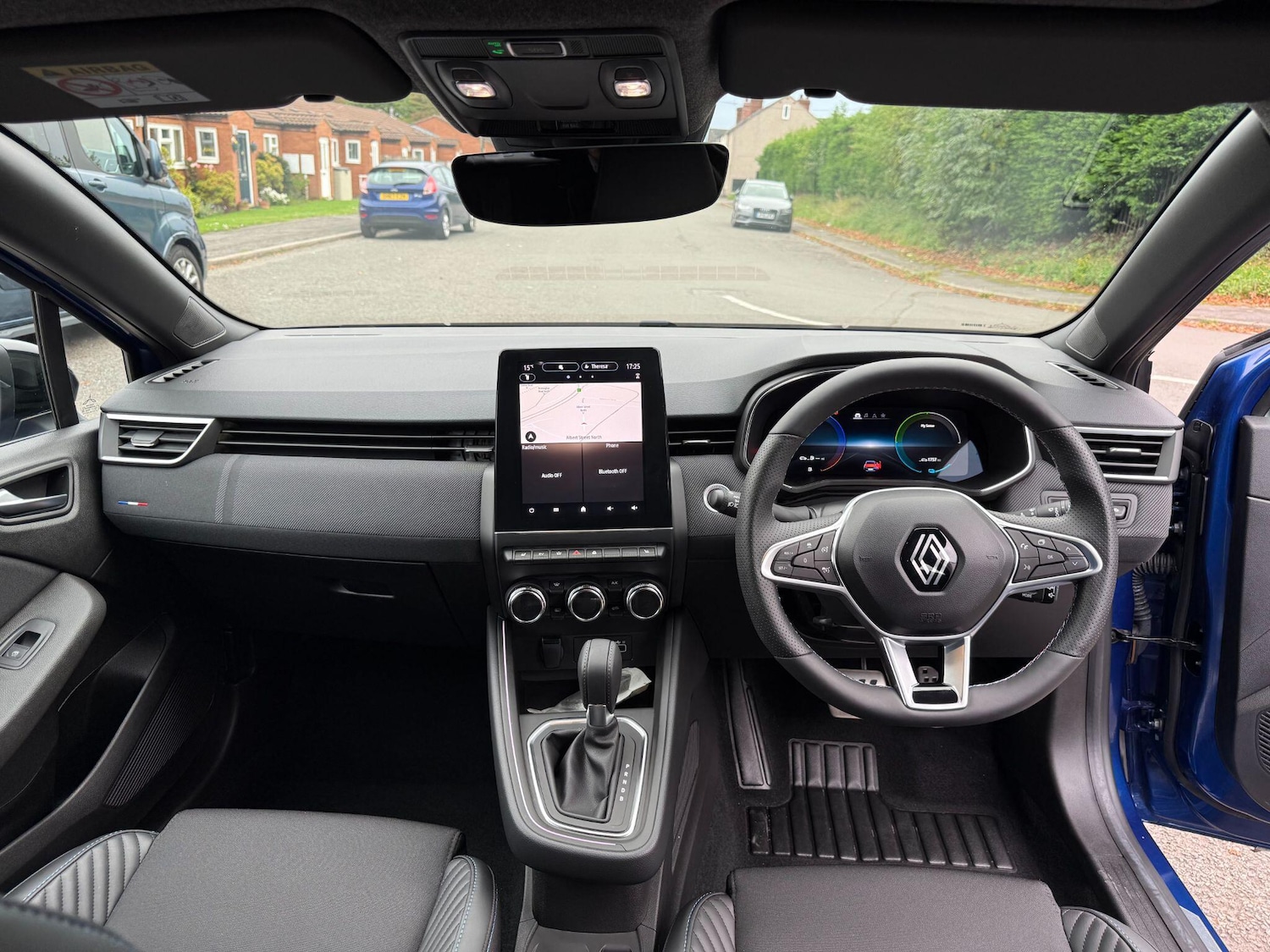 Used Renault Clio for sale - 76440856: Photo 9