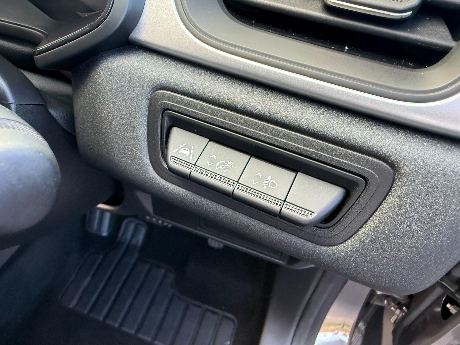 Used Renault Captur 2023 for sale - 78220242: Photo 19