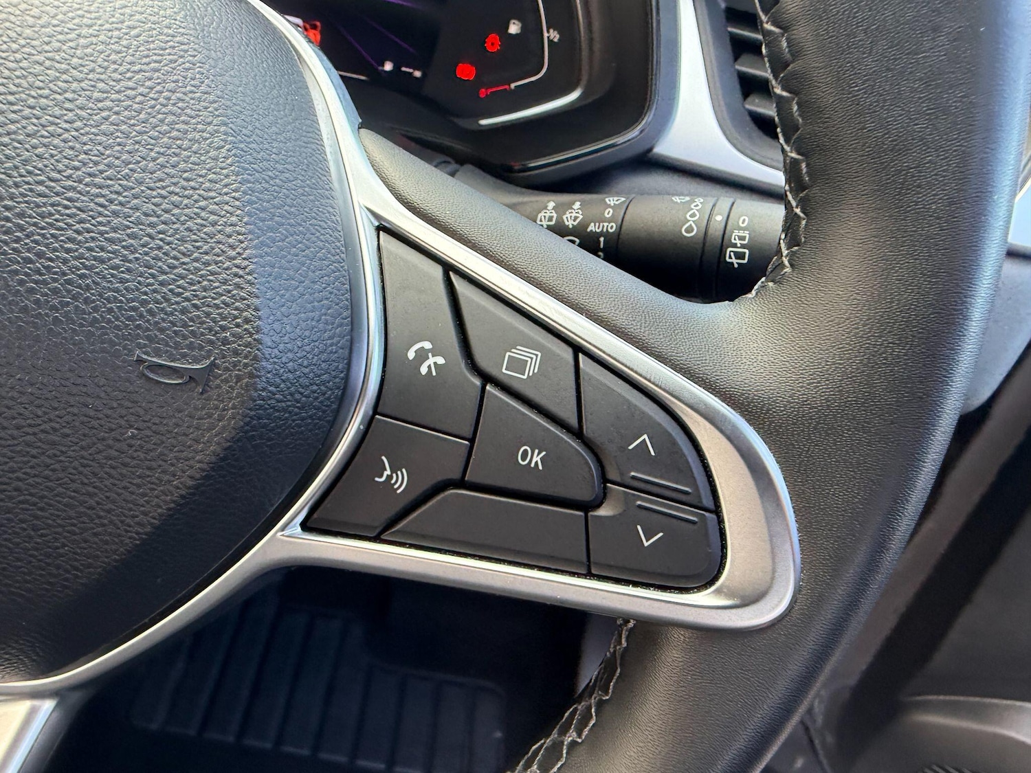 Used Renault Captur 2023 for sale - 78220242: Photo 23