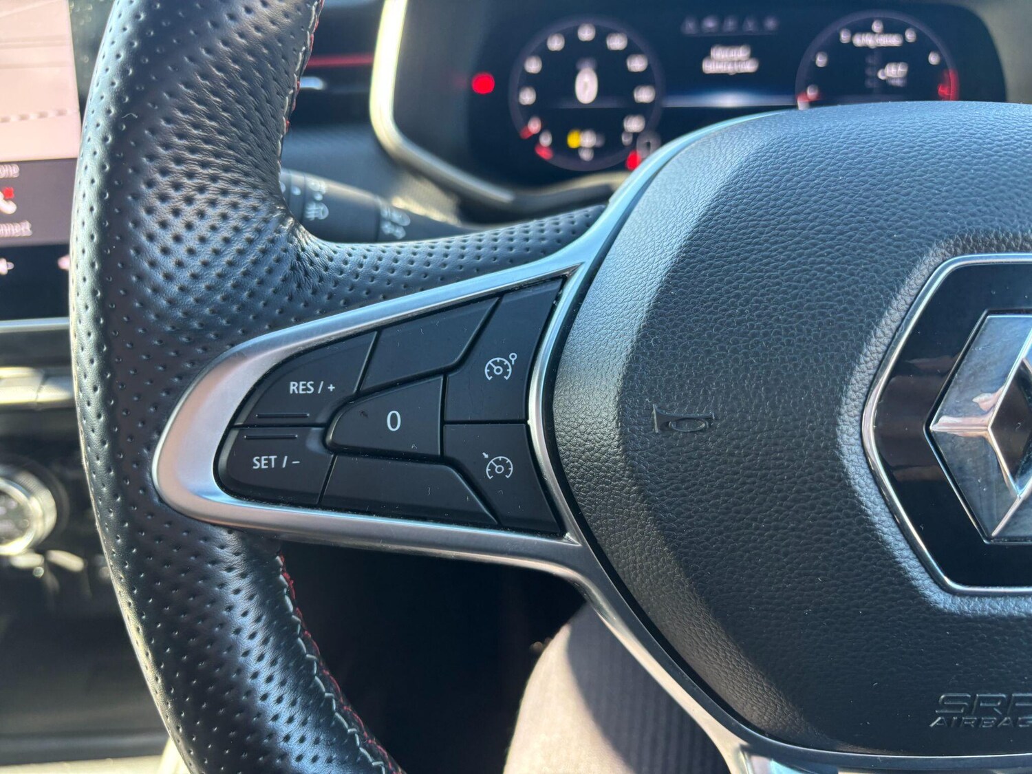 Used Renault Clio 2022 for sale - 76349693: Photo 17