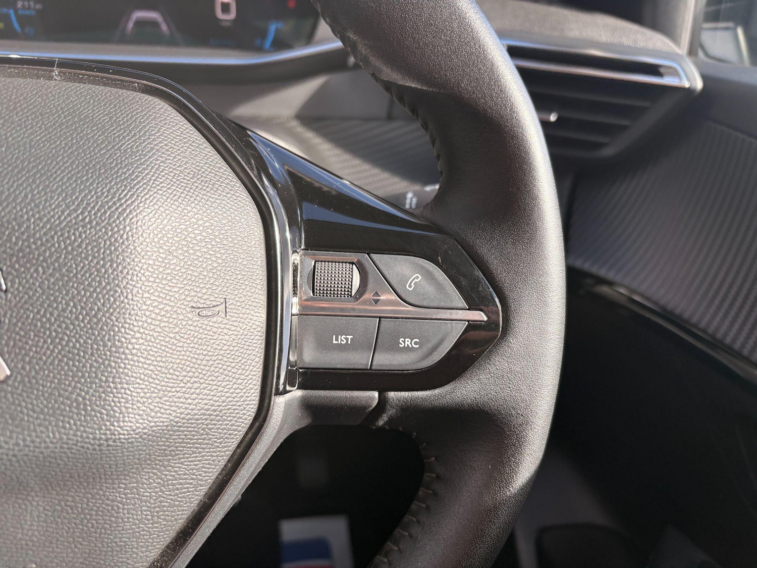 Used Peugeot 208 2021 for sale - 77898604: Photo 16