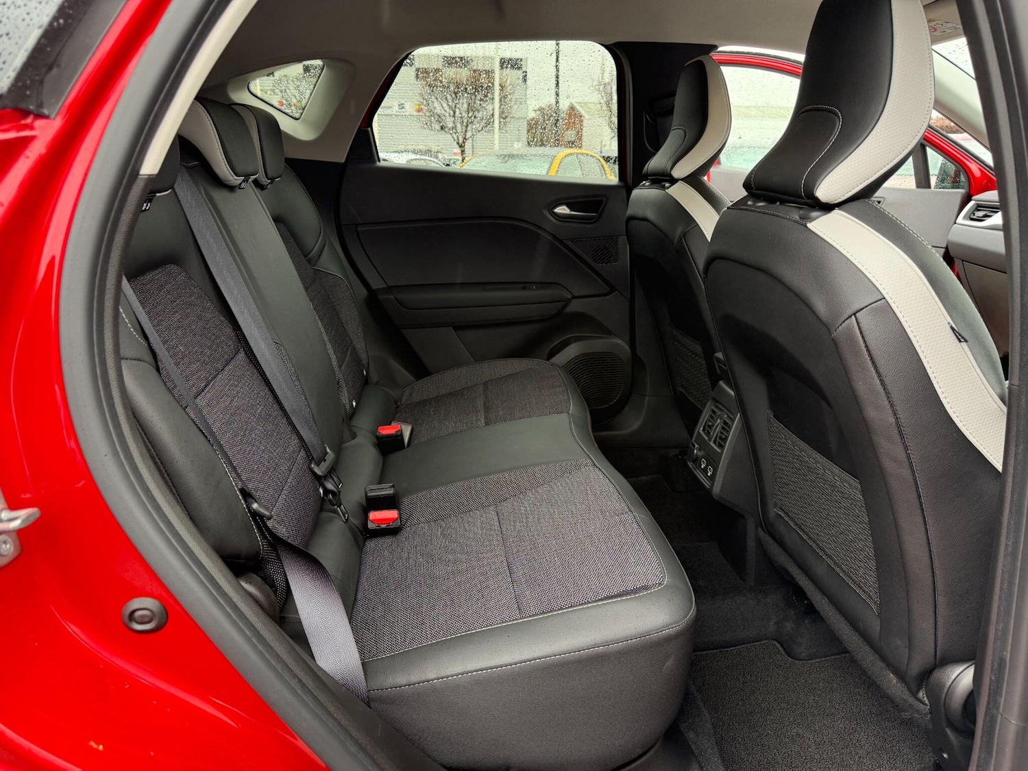 Used Renault Captur 2024 for sale - 76952778: Photo 15