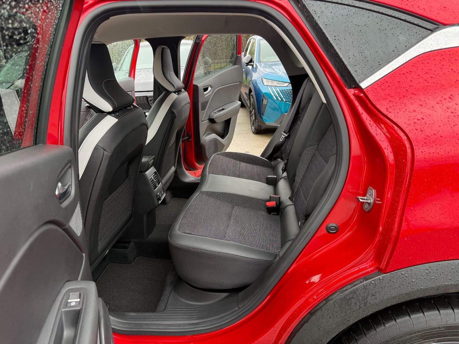 Used Renault Captur 2024 for sale - 76952778: Photo 16