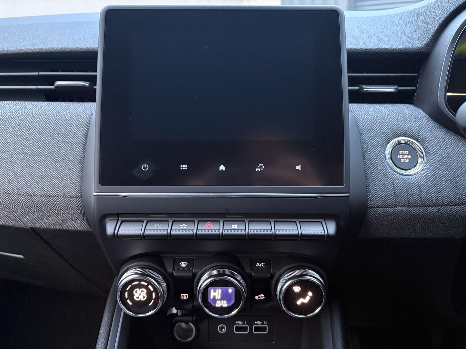 Used Renault Clio 2025 for sale - 77400794: Photo 28