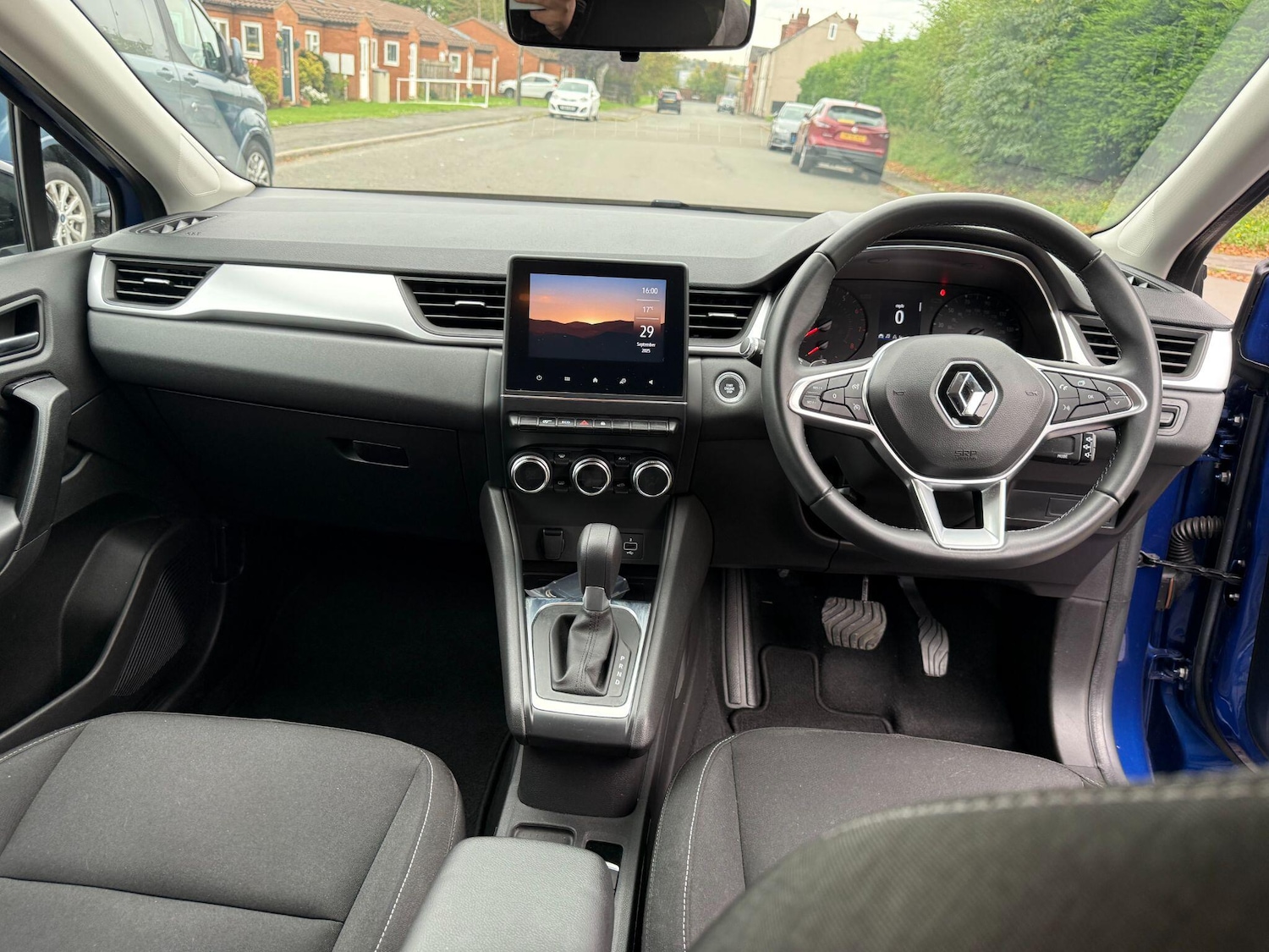 Used Renault Captur 2021 for sale - 76189872: Photo 10