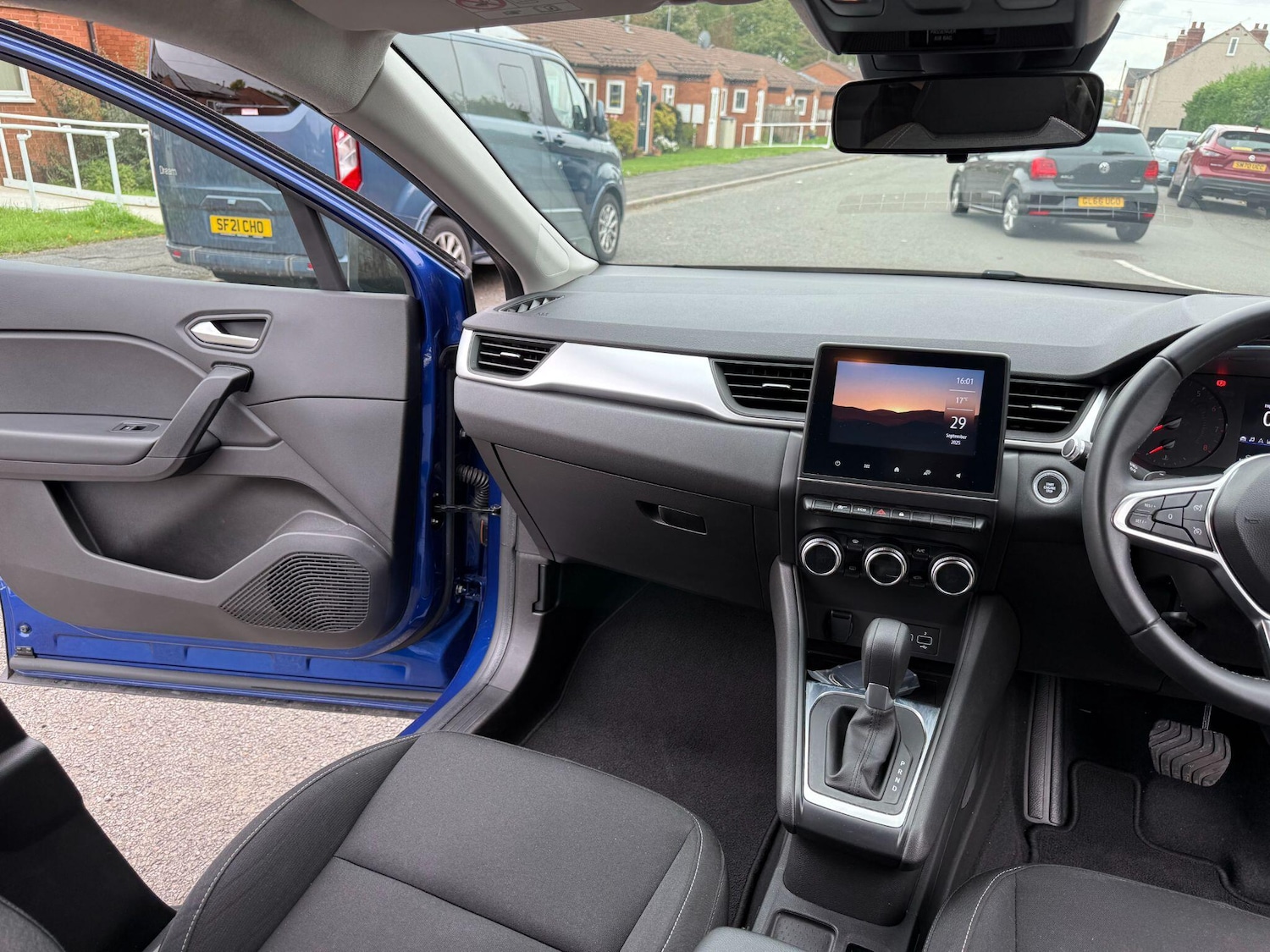 Used Renault Captur 2021 for sale - 76189872: Photo 11