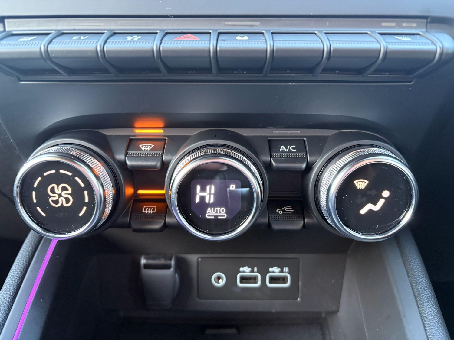 Used Renault Clio 2024 for sale - 77400502: Photo 11