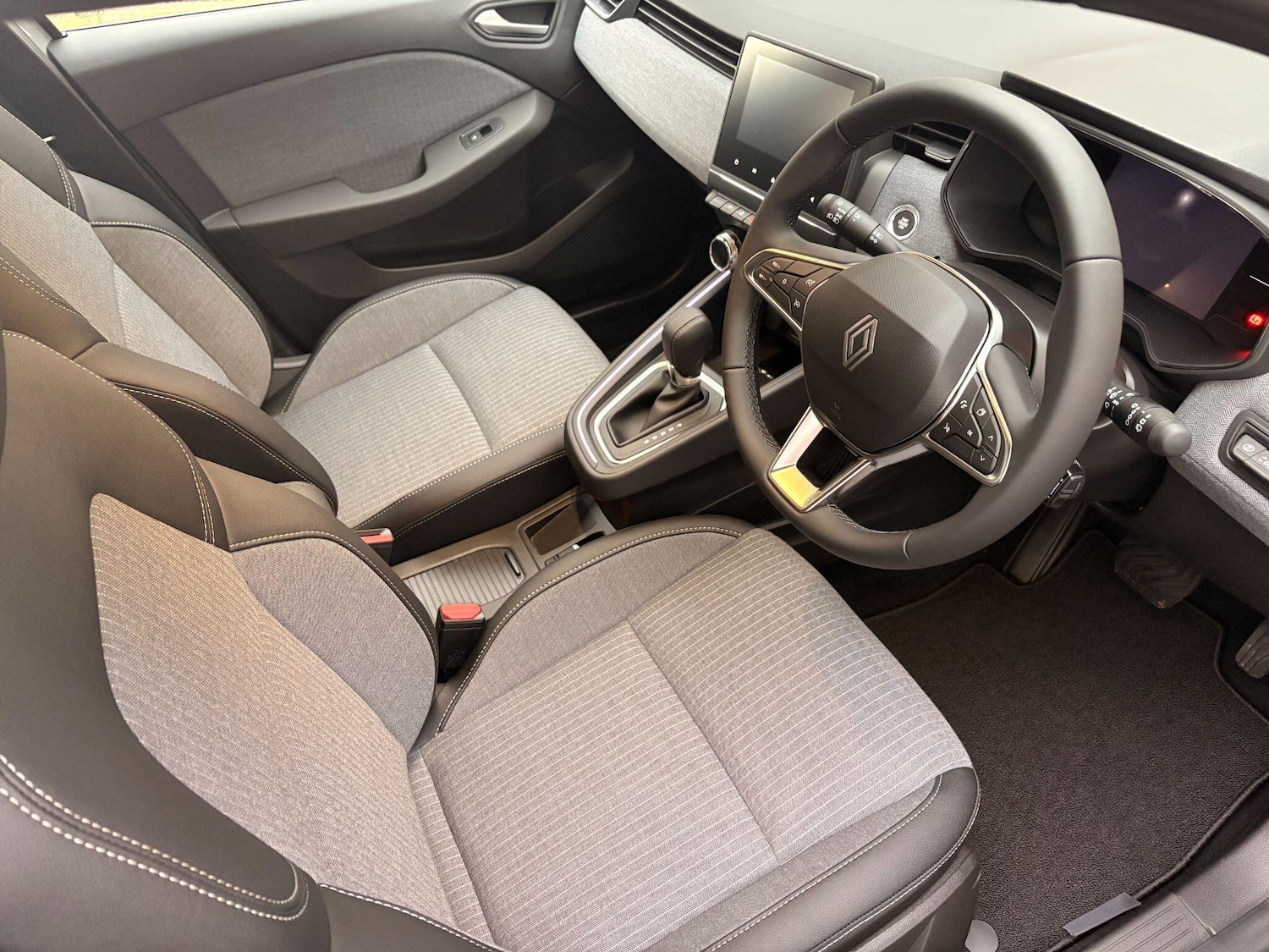 Used Renault Clio 2025 for sale - 77484630: Photo 13