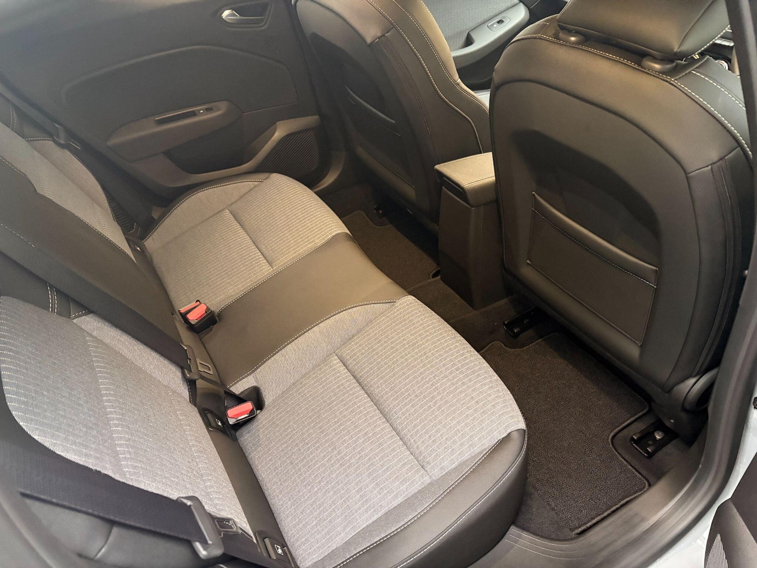 Used Renault Clio 2025 for sale - 77484630: Photo 14