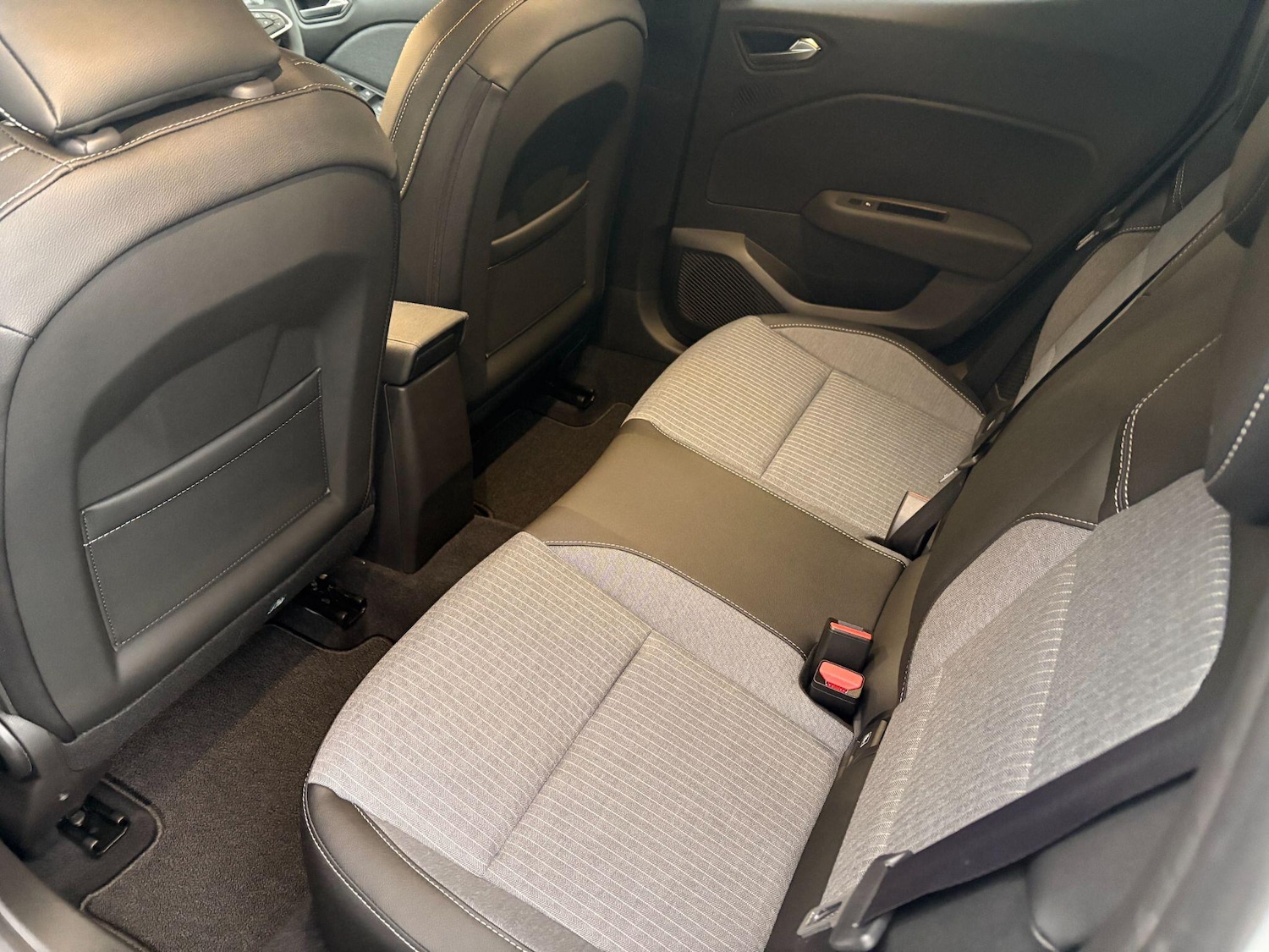 Used Renault Clio 2025 for sale - 77484630: Photo 15