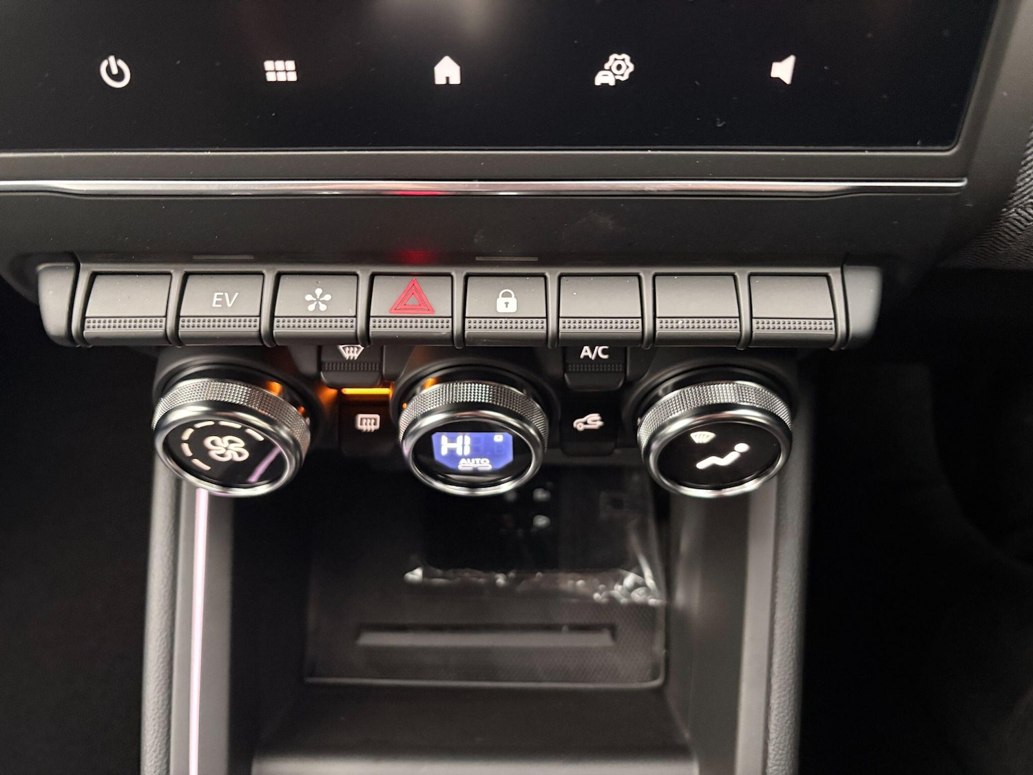 Used Renault Clio 2025 for sale - 77484630: Photo 24