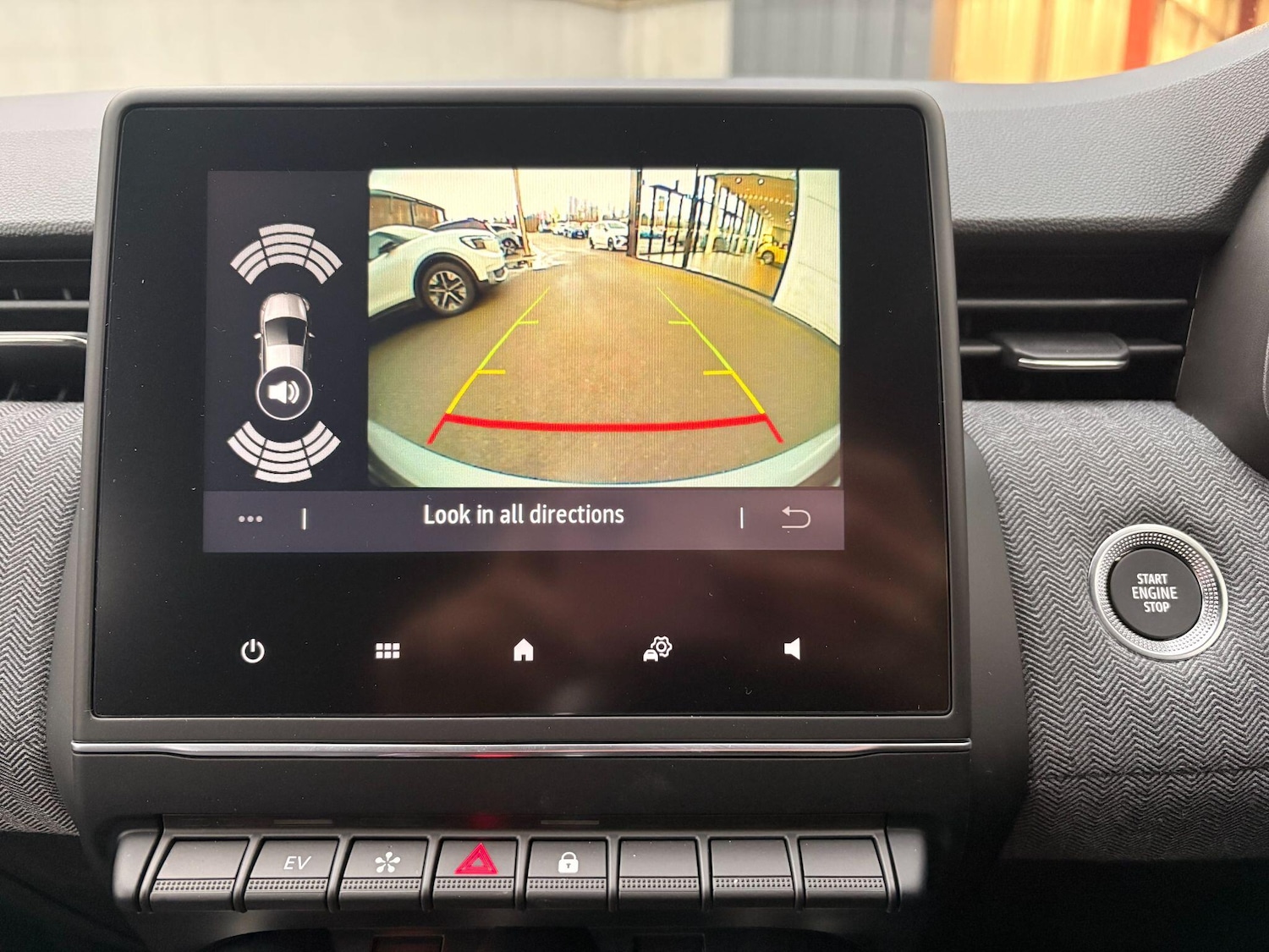 Used Renault Clio 2025 for sale - 77484630: Photo 33