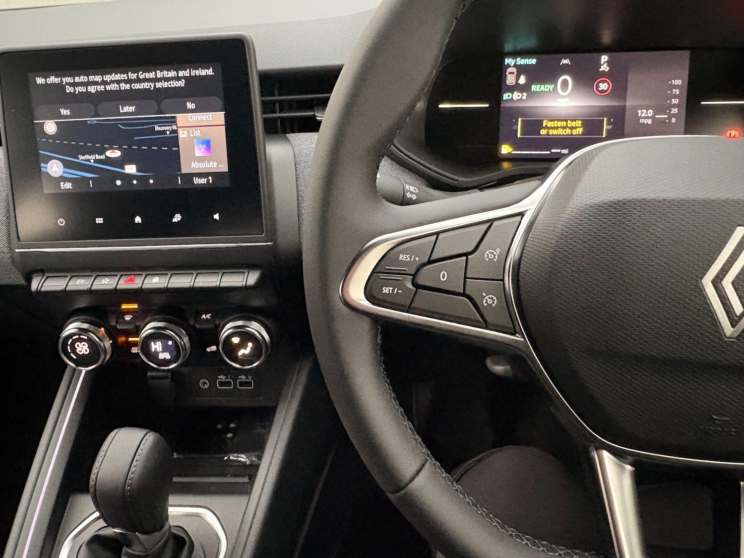 Used Renault Clio 2025 for sale - 77484630: Photo 38