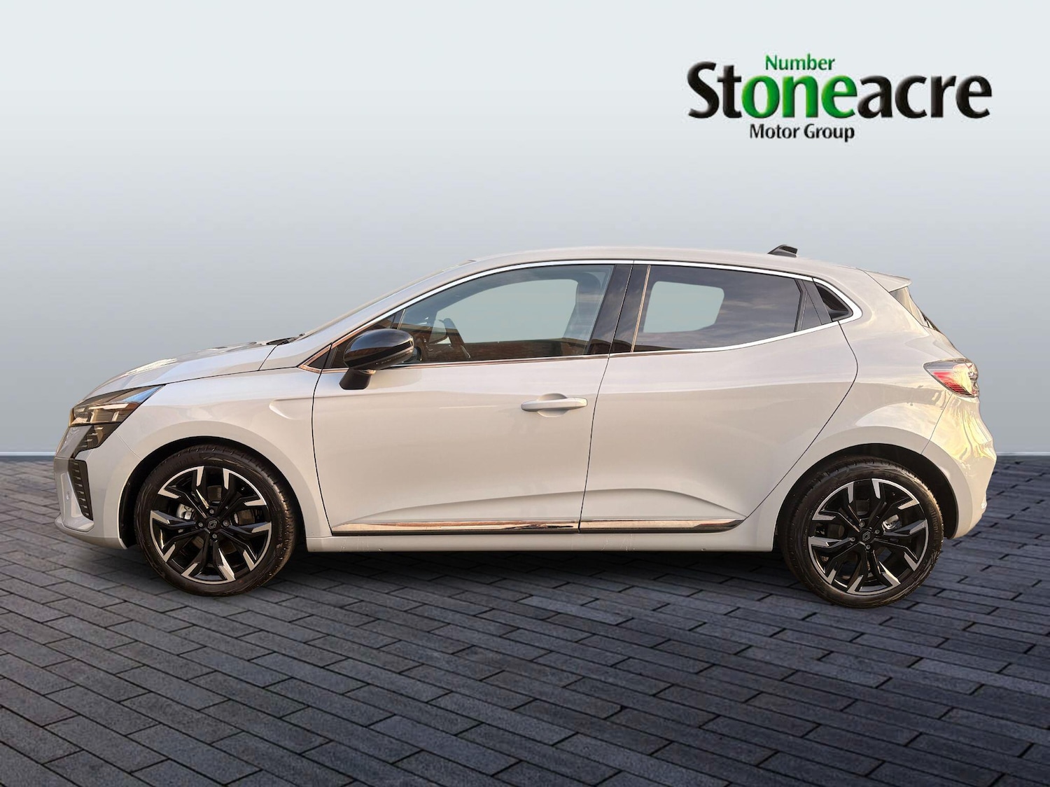 Used Renault Clio 2025 for sale - 77484630: Photo 4