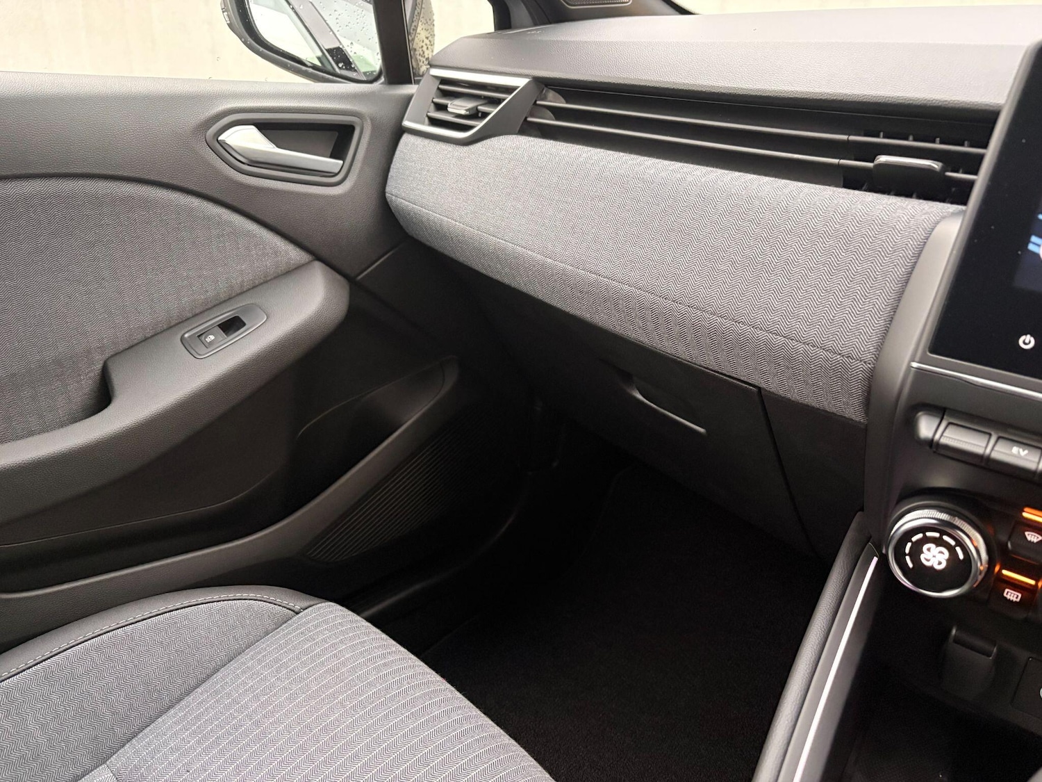 Used Renault Clio 2025 for sale - 77484630: Photo 40