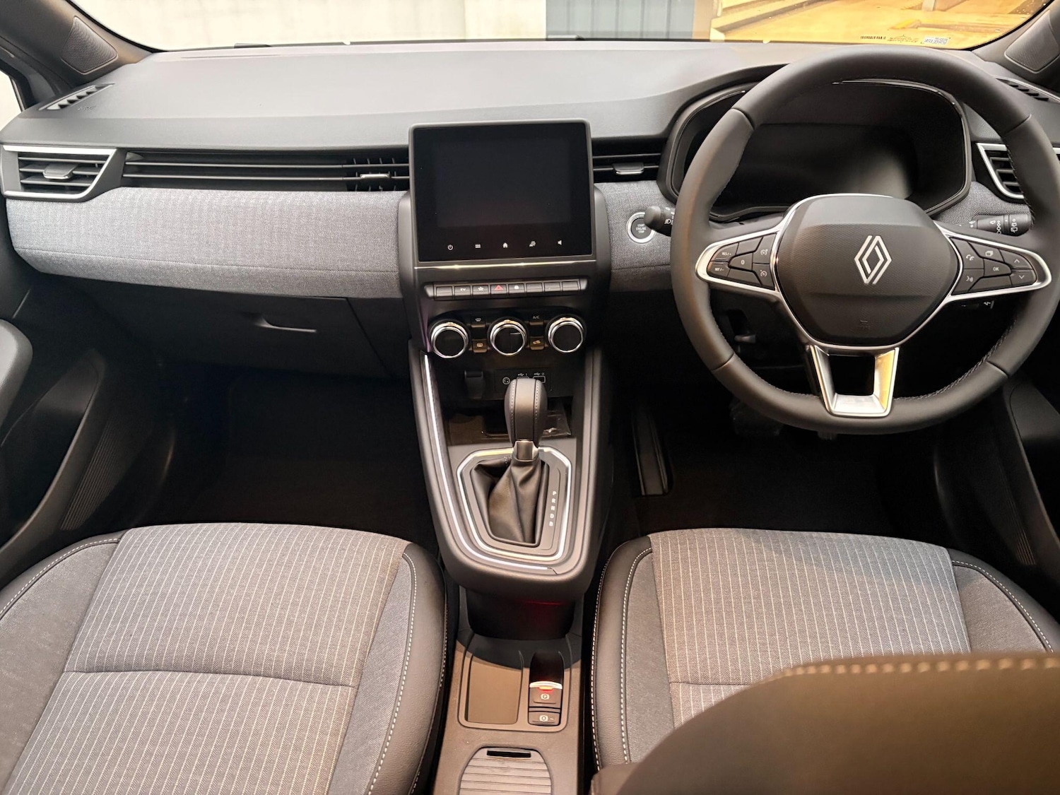 Used Renault Clio 2025 for sale - 77484630: Photo 8
