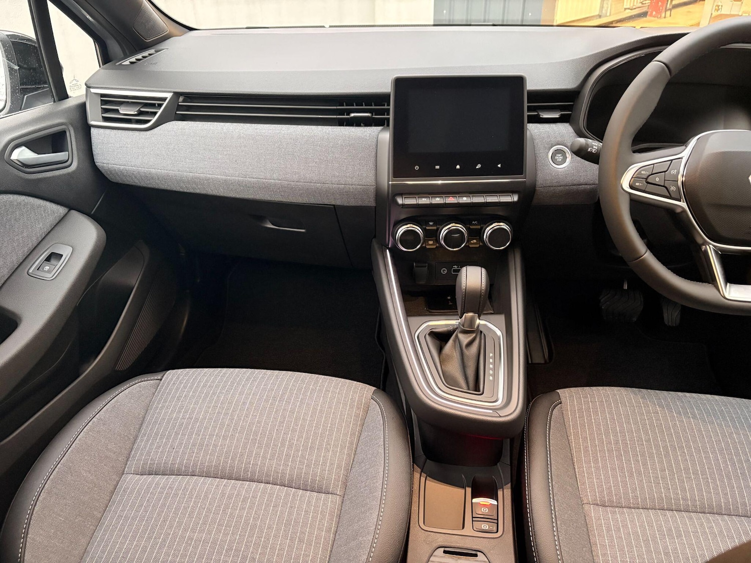 Used Renault Clio 2025 for sale - 77484630: Photo 9