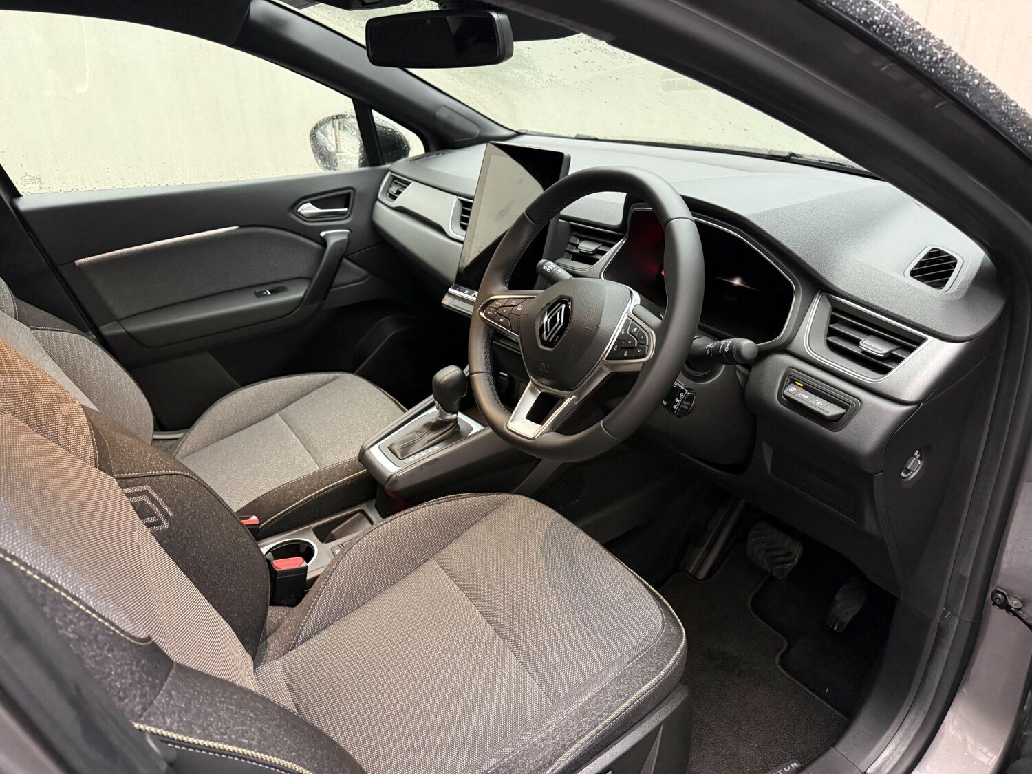 Used Renault Captur 2024 for sale - 77242702: Photo 11