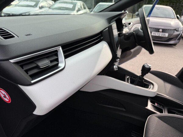 Used Renault Clio 2023 for sale - 75747067: Photo 40