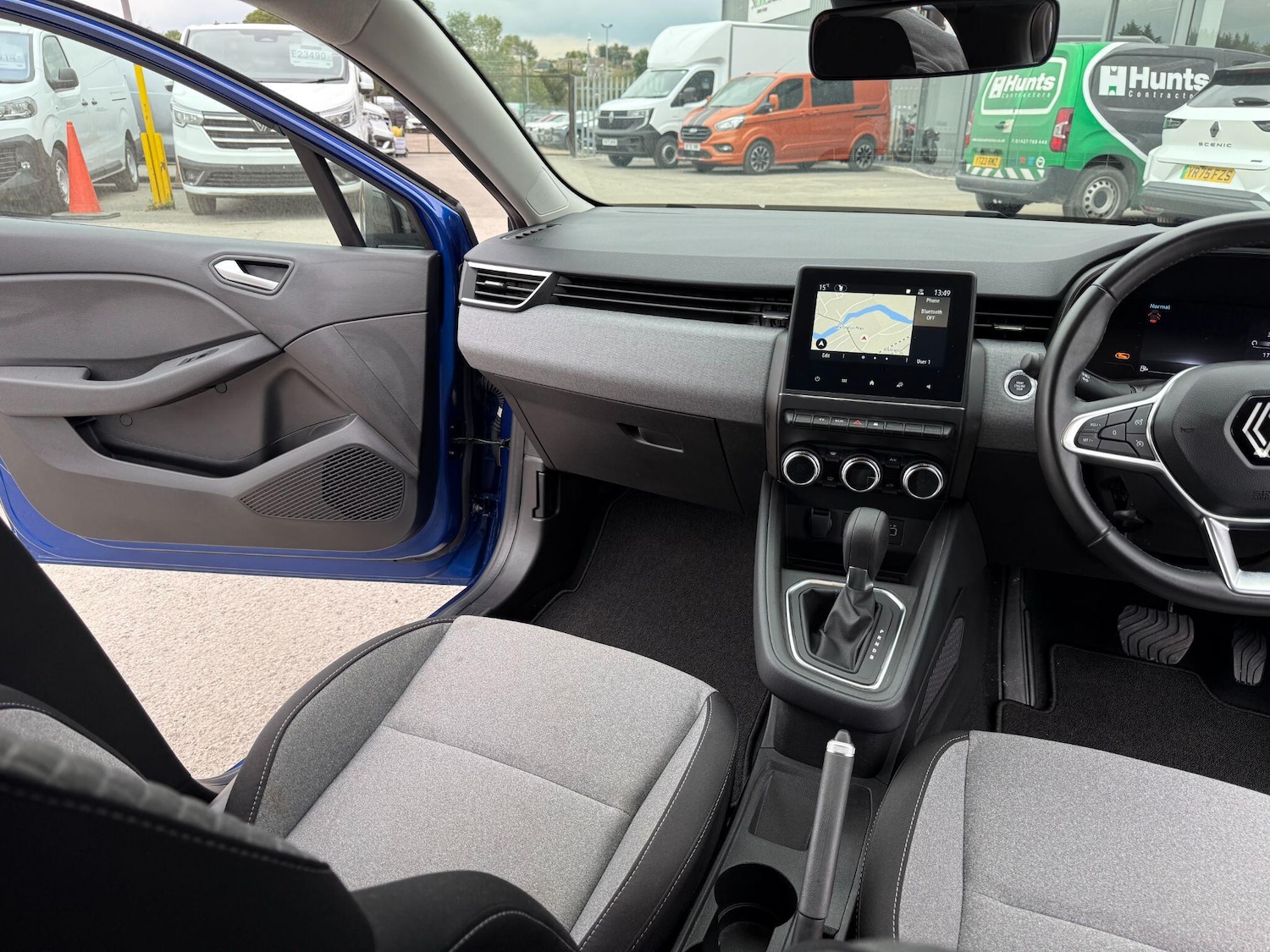 Used Renault Clio 2024 for sale - 76441210: Photo 11