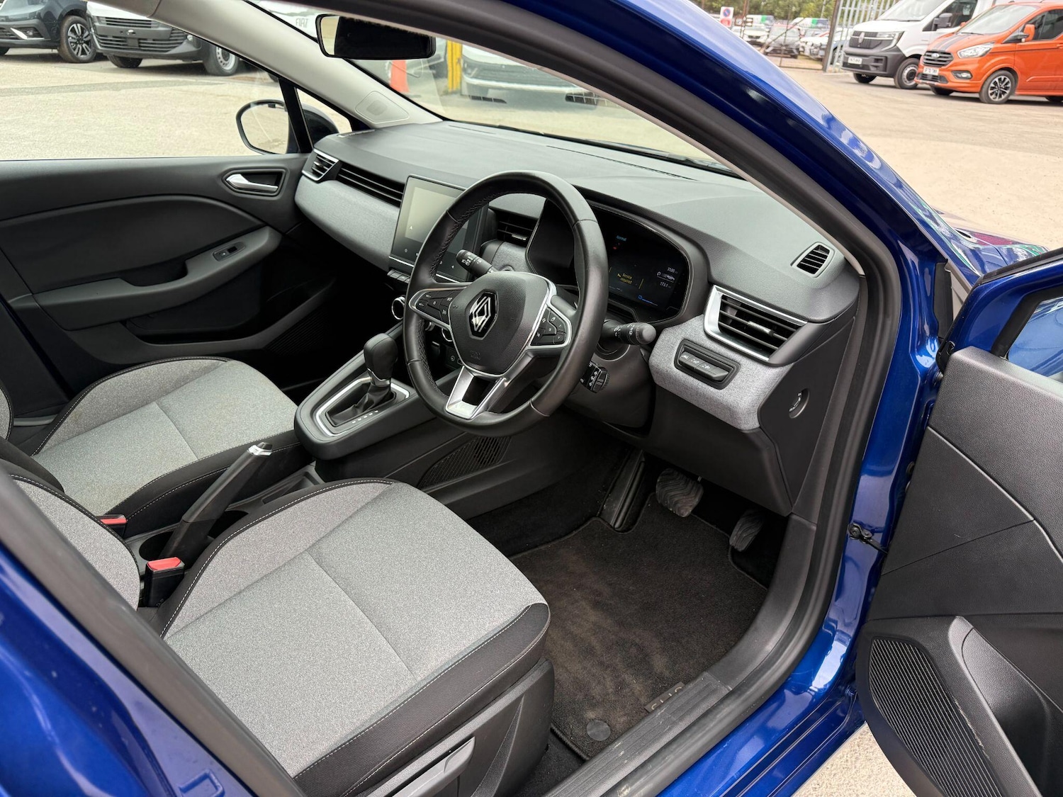 Used Renault Clio 2024 for sale - 76441210: Photo 15