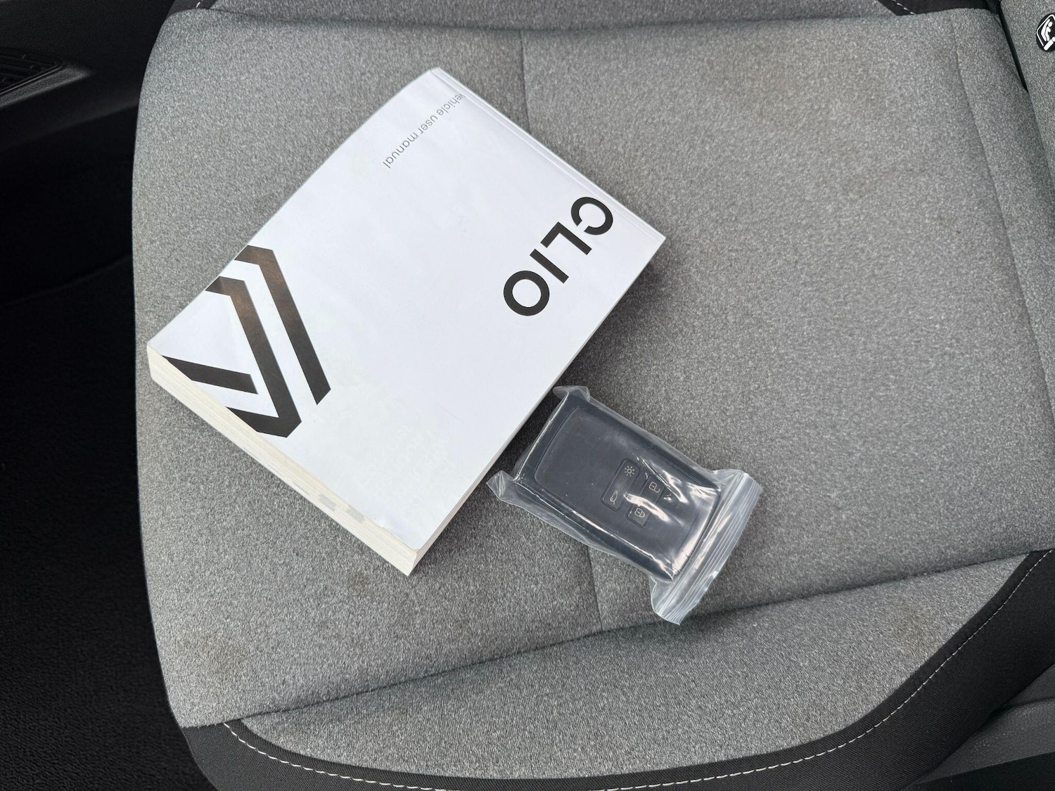 Used Renault Clio 2024 for sale - 76441210: Photo 31