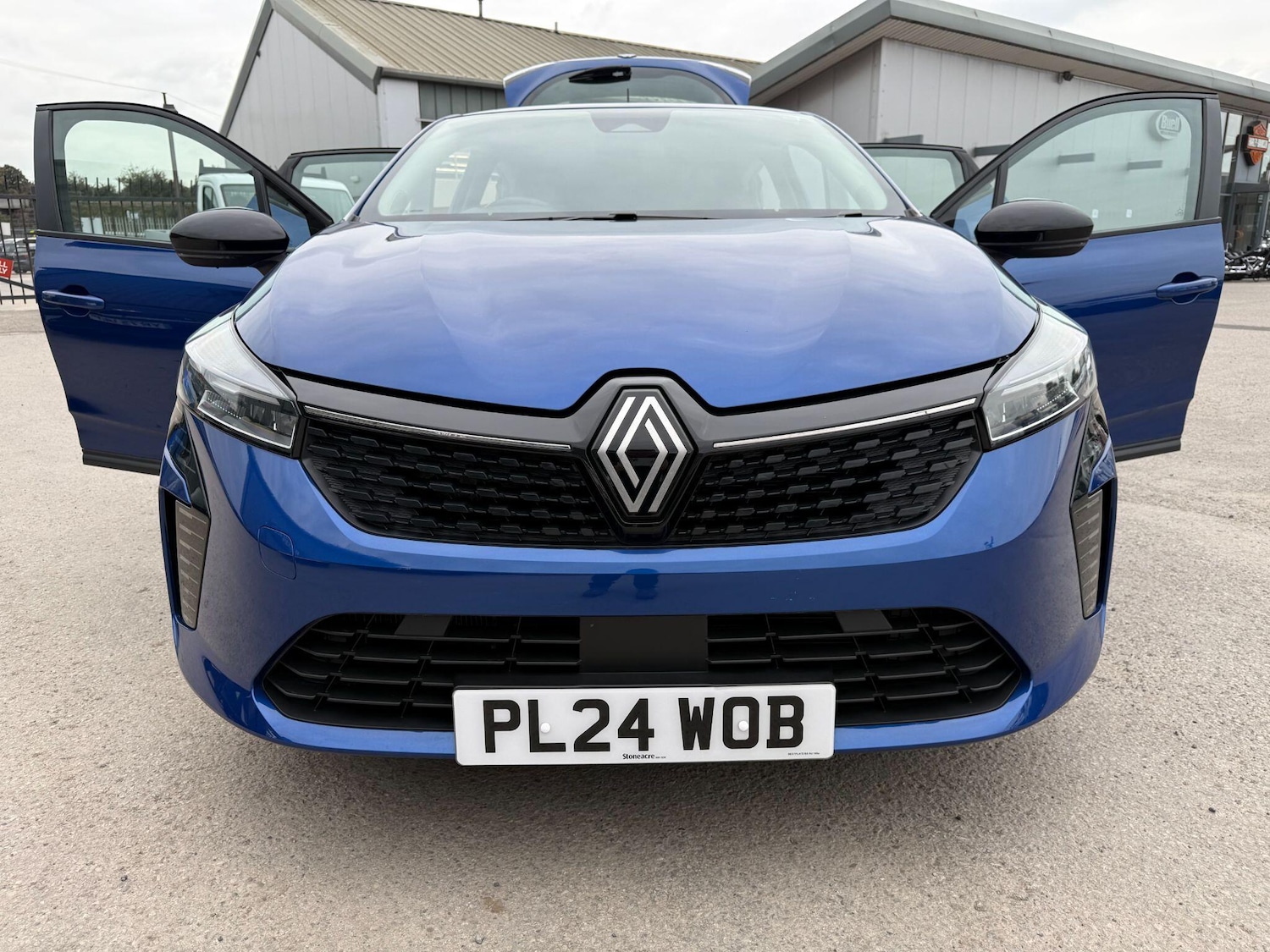 Used Renault Clio 2024 for sale - 76441210: Photo 5