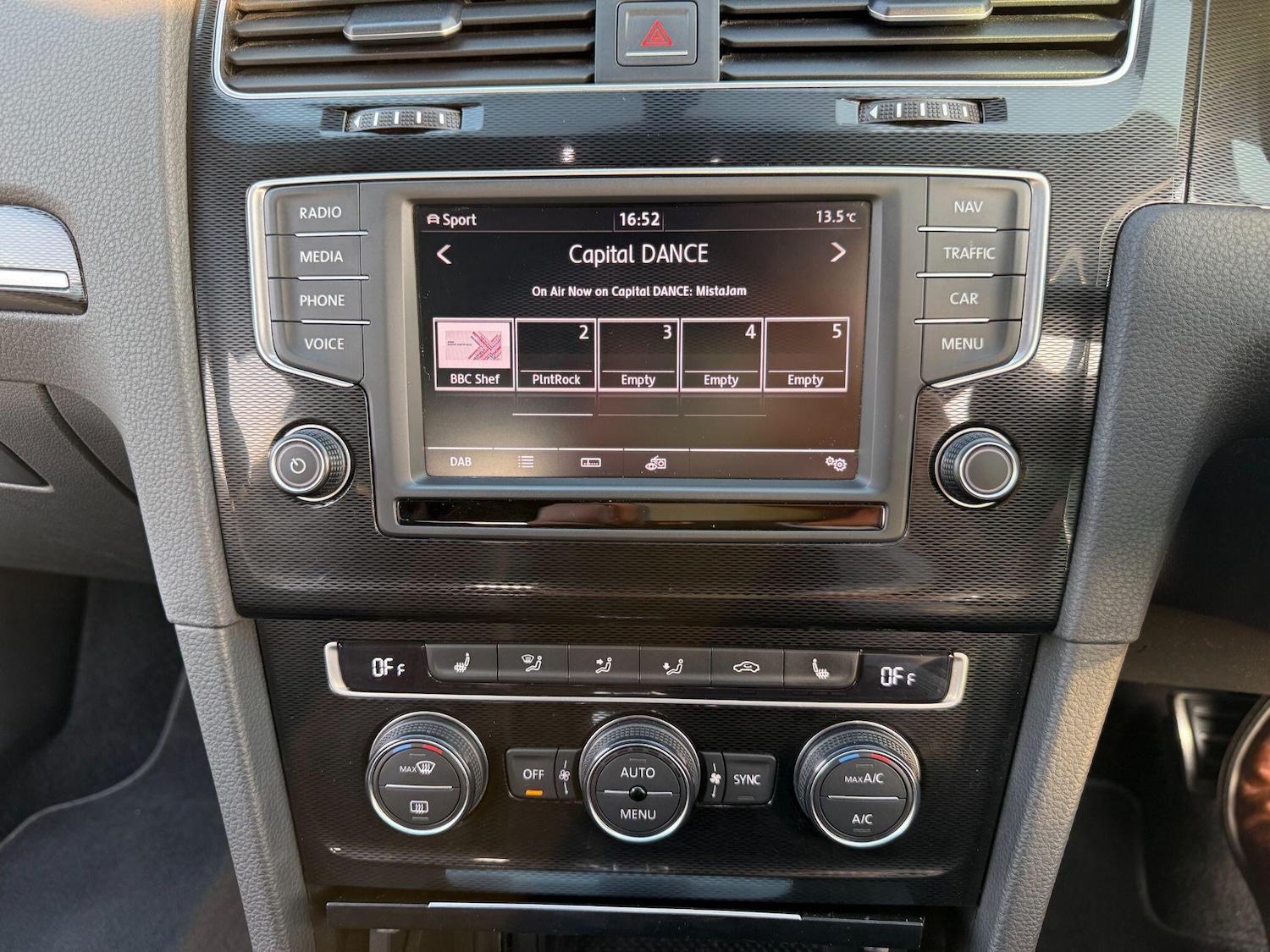 Used Volkswagen Golf 2016 for sale - 77970301: Photo 23