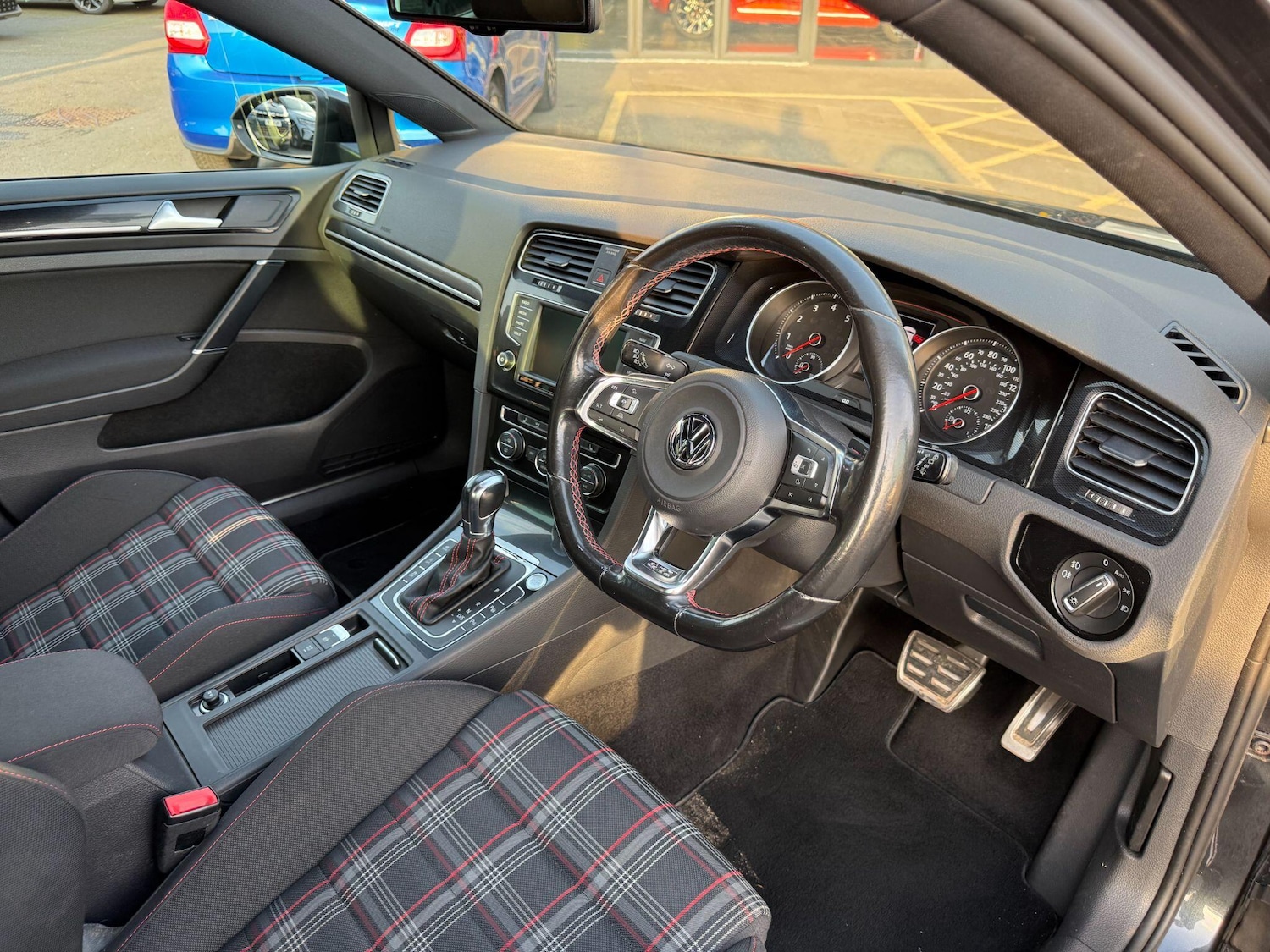 Used Volkswagen Golf 2016 for sale - 77970301: Photo 34