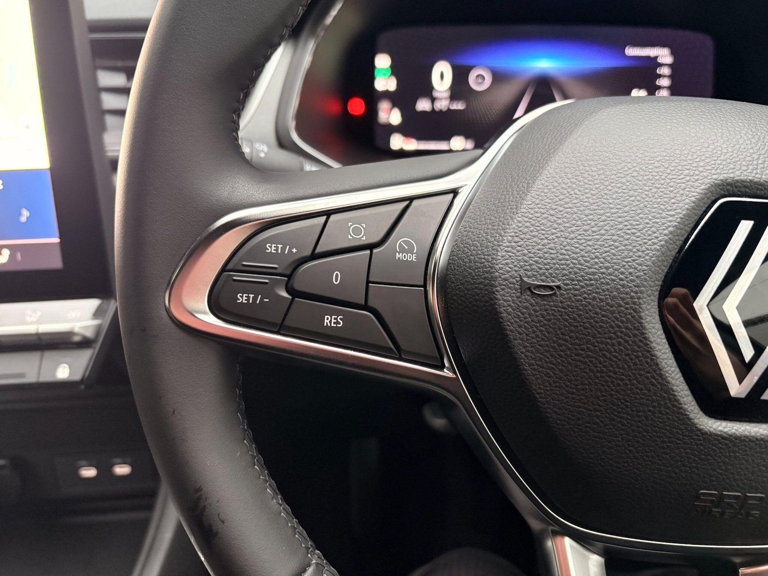 Used Renault Captur 2024 for sale - 76992893: Photo 18