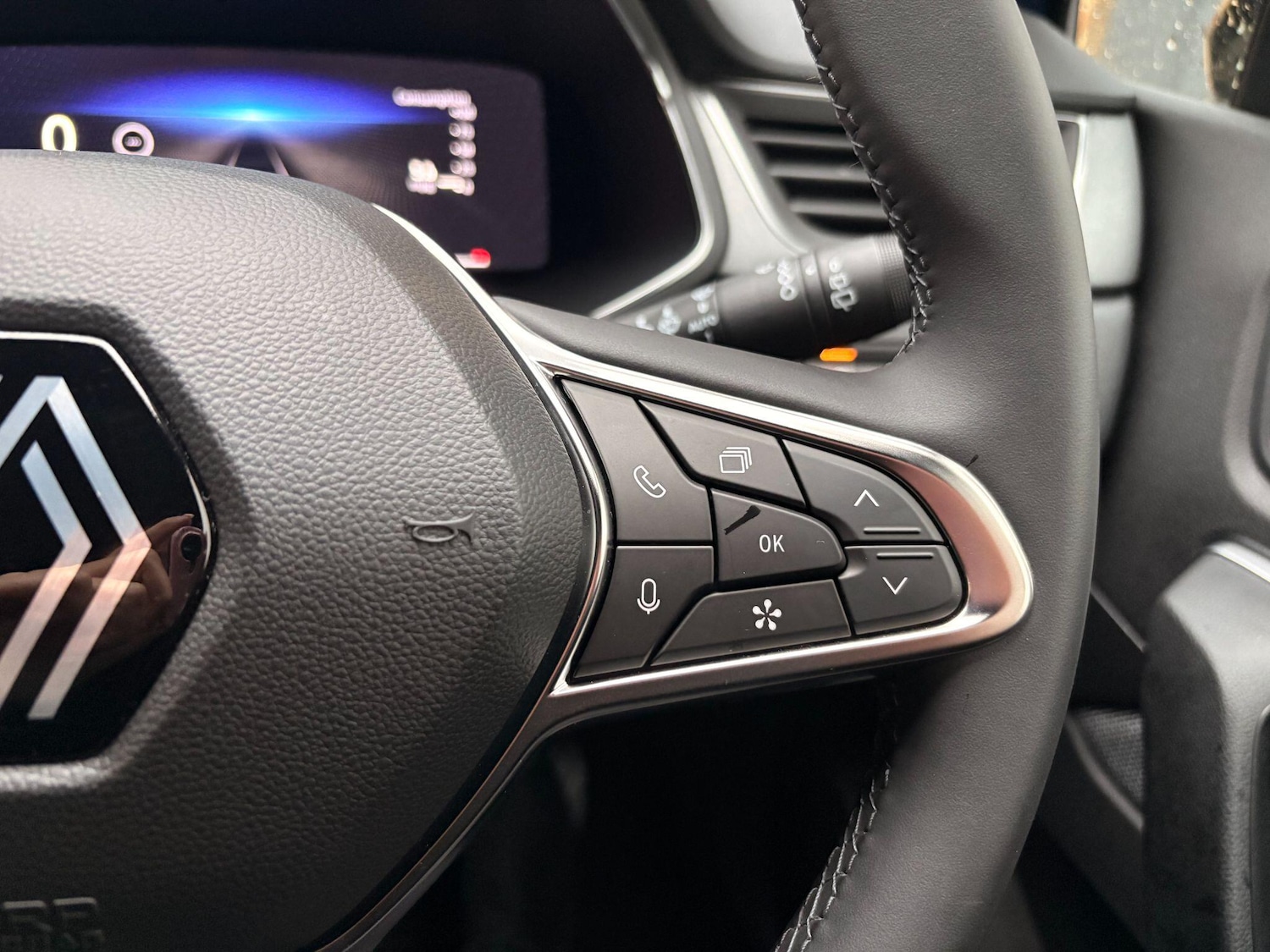 Used Renault Captur 2024 for sale - 76992893: Photo 19