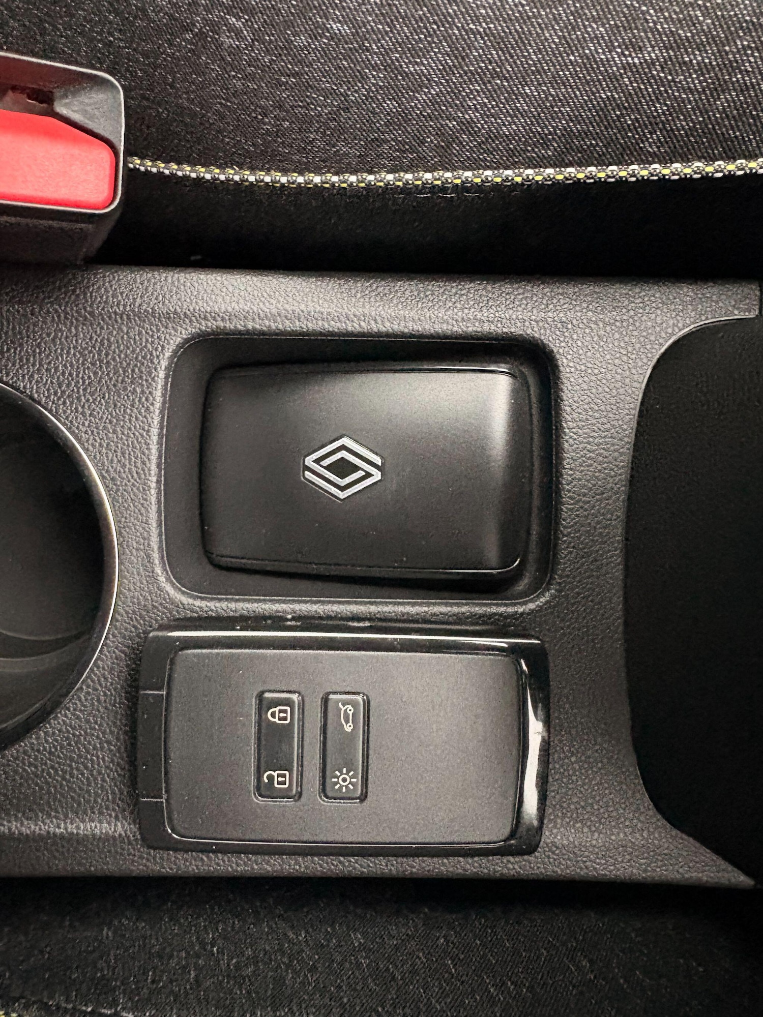 Used Renault Captur 2024 for sale - 76992893: Photo 28