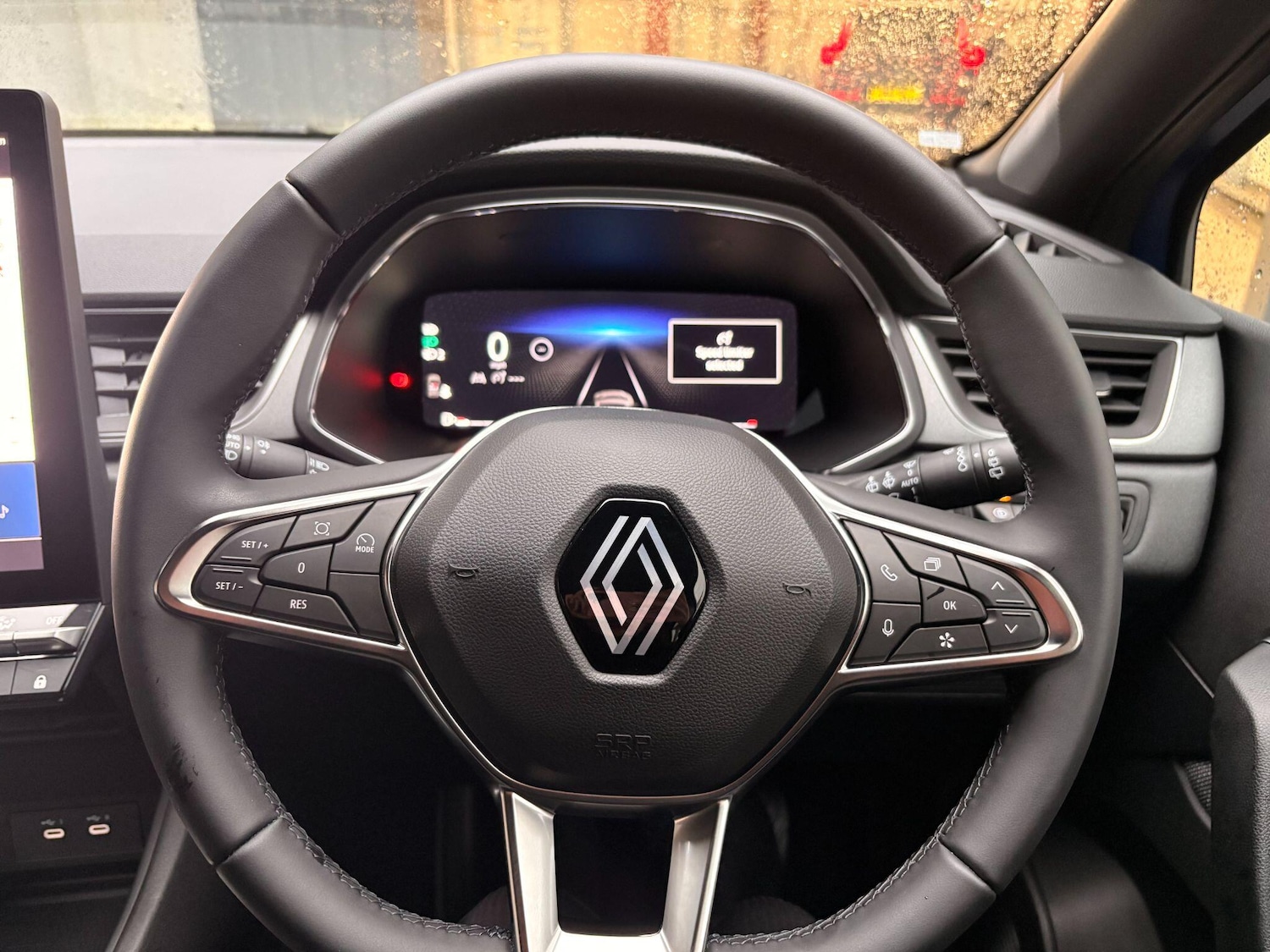 Used Renault Captur 2024 for sale - 76992893: Photo 39