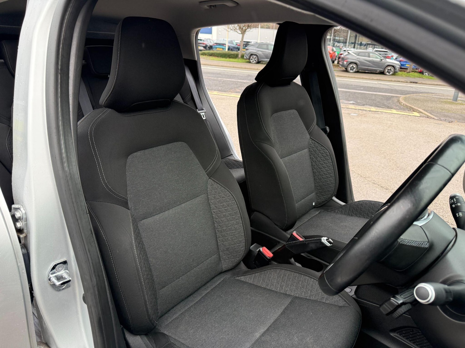 Used Renault Clio 2020 for sale - 76886554: Photo 12