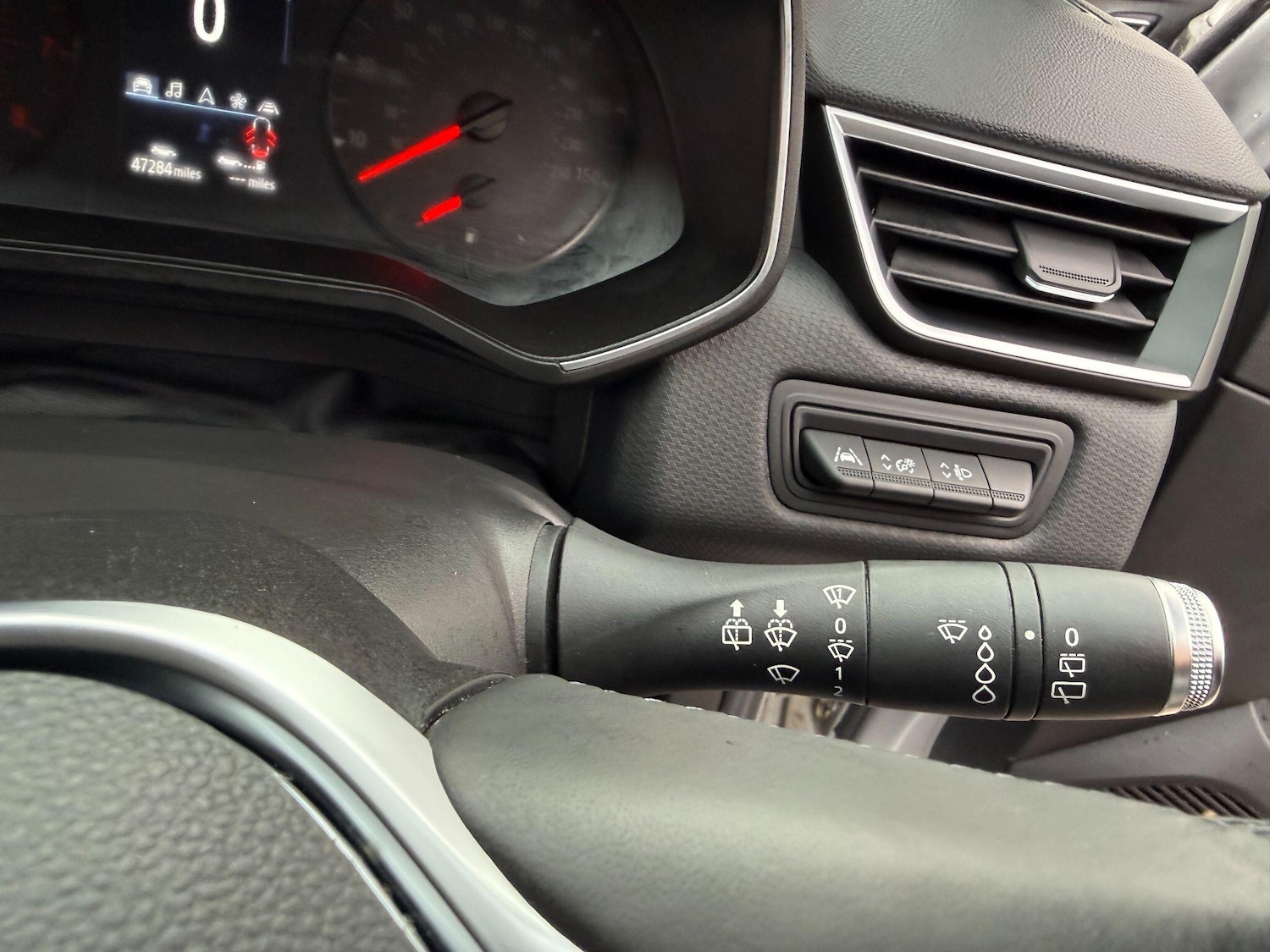 Used Renault Clio 2020 for sale - 76886554: Photo 23