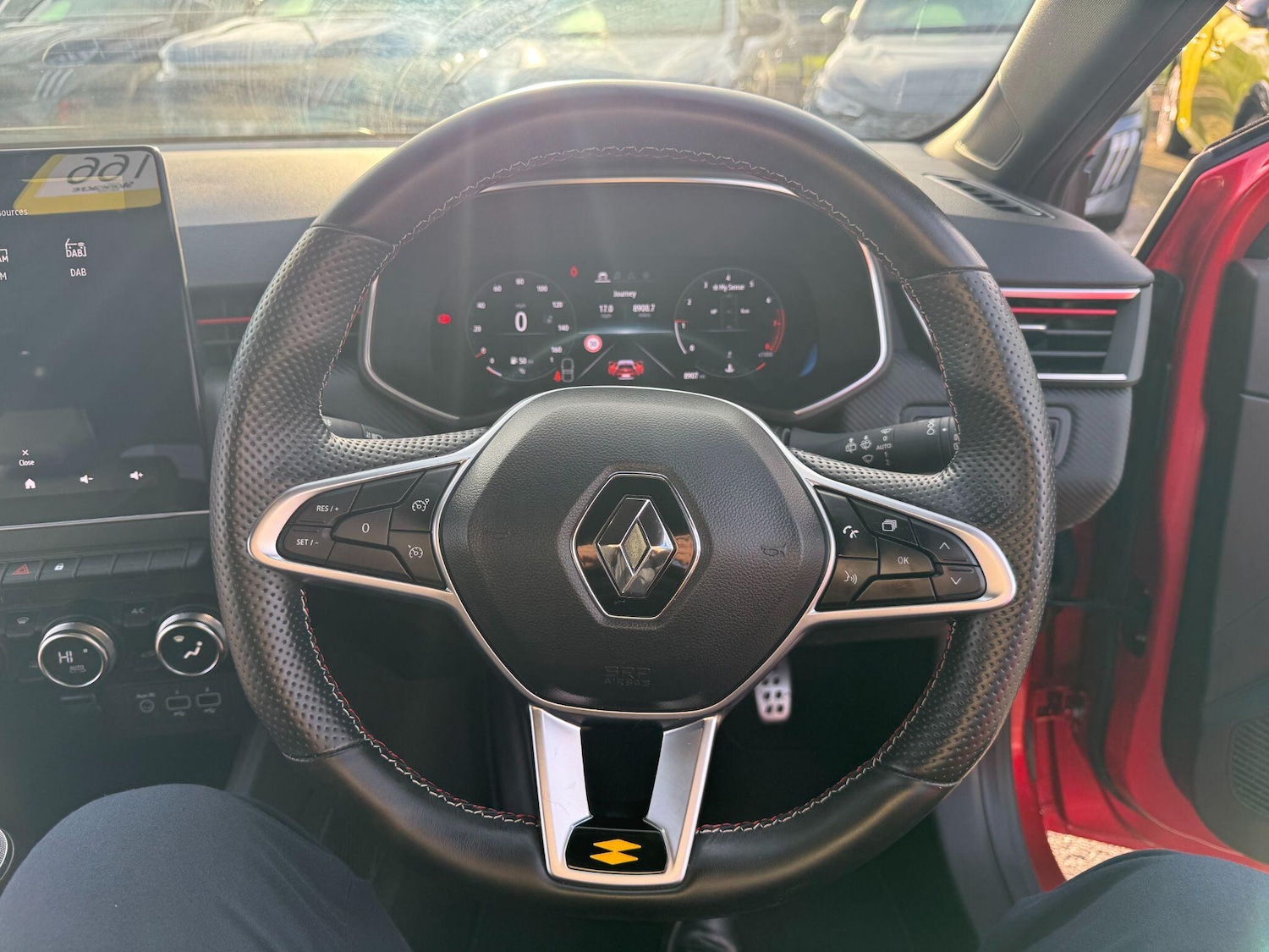 Used Renault Clio 2023 for sale - 77411069: Photo 39