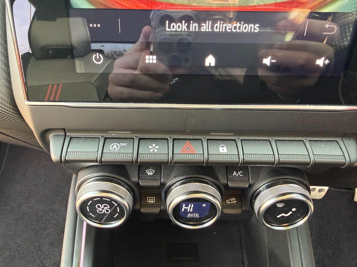 Used Renault Clio 2023 for sale - 77411069: Photo 41