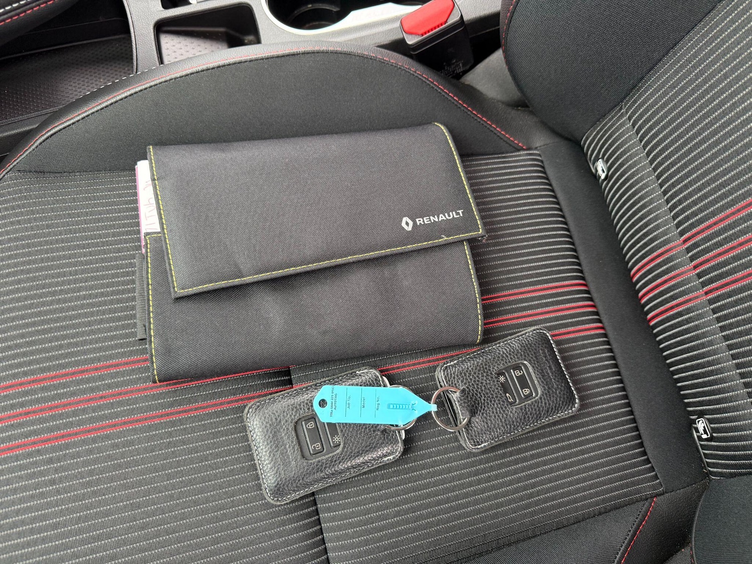 Used Renault Captur 2022 for sale - 76522232: Photo 42