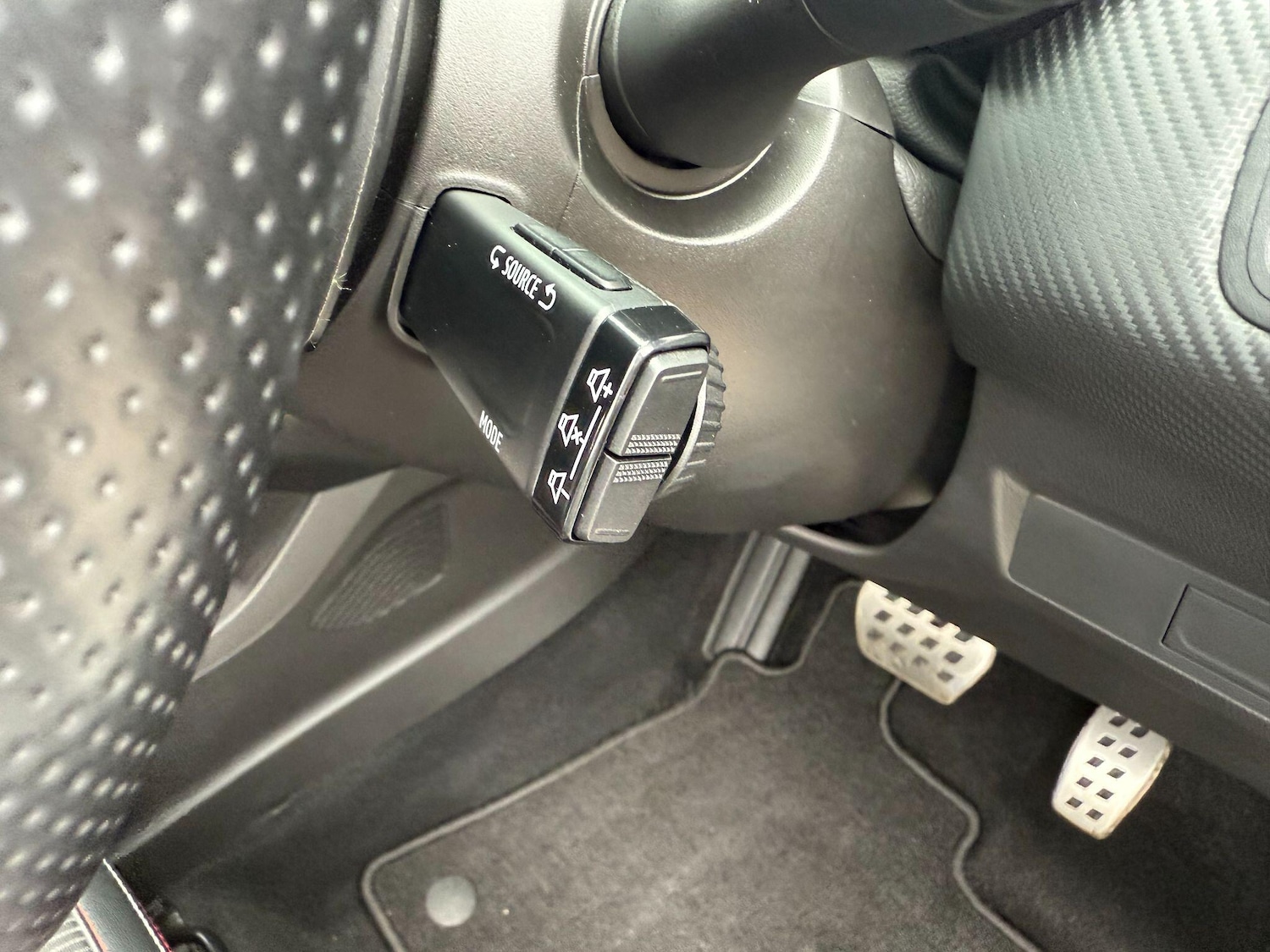 Used Renault Captur 2022 for sale - 76522232: Photo 44