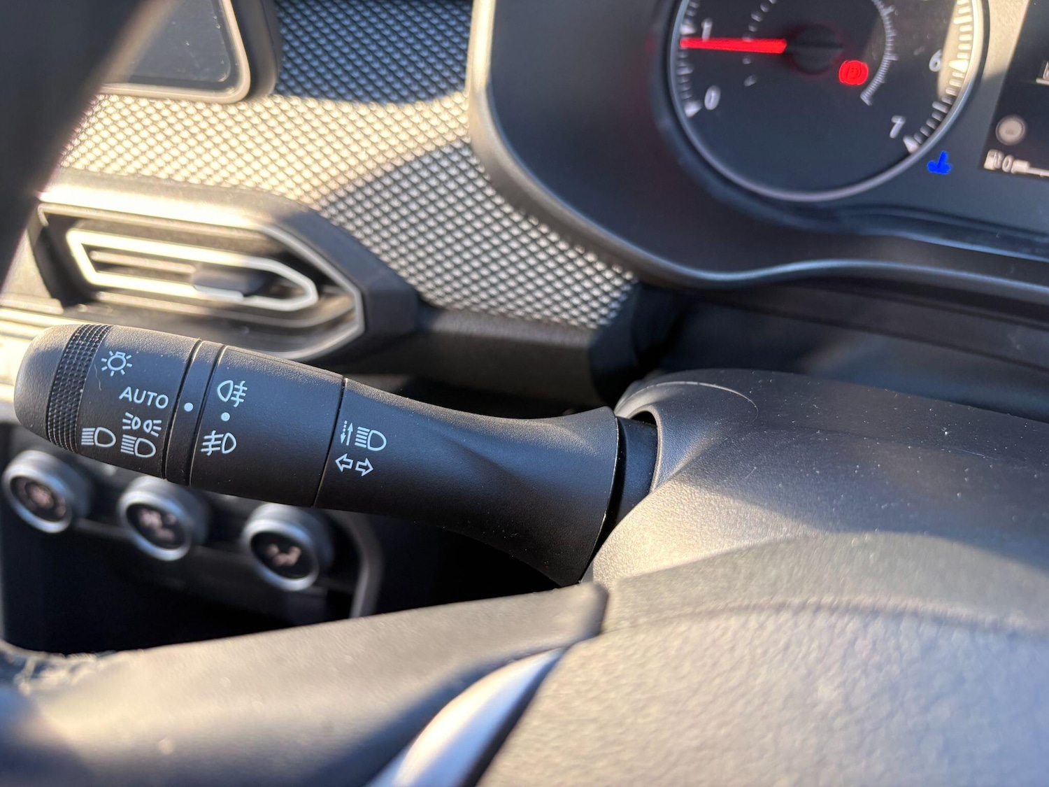 Used Dacia Jogger 2025 for sale - 76952420: Photo 17