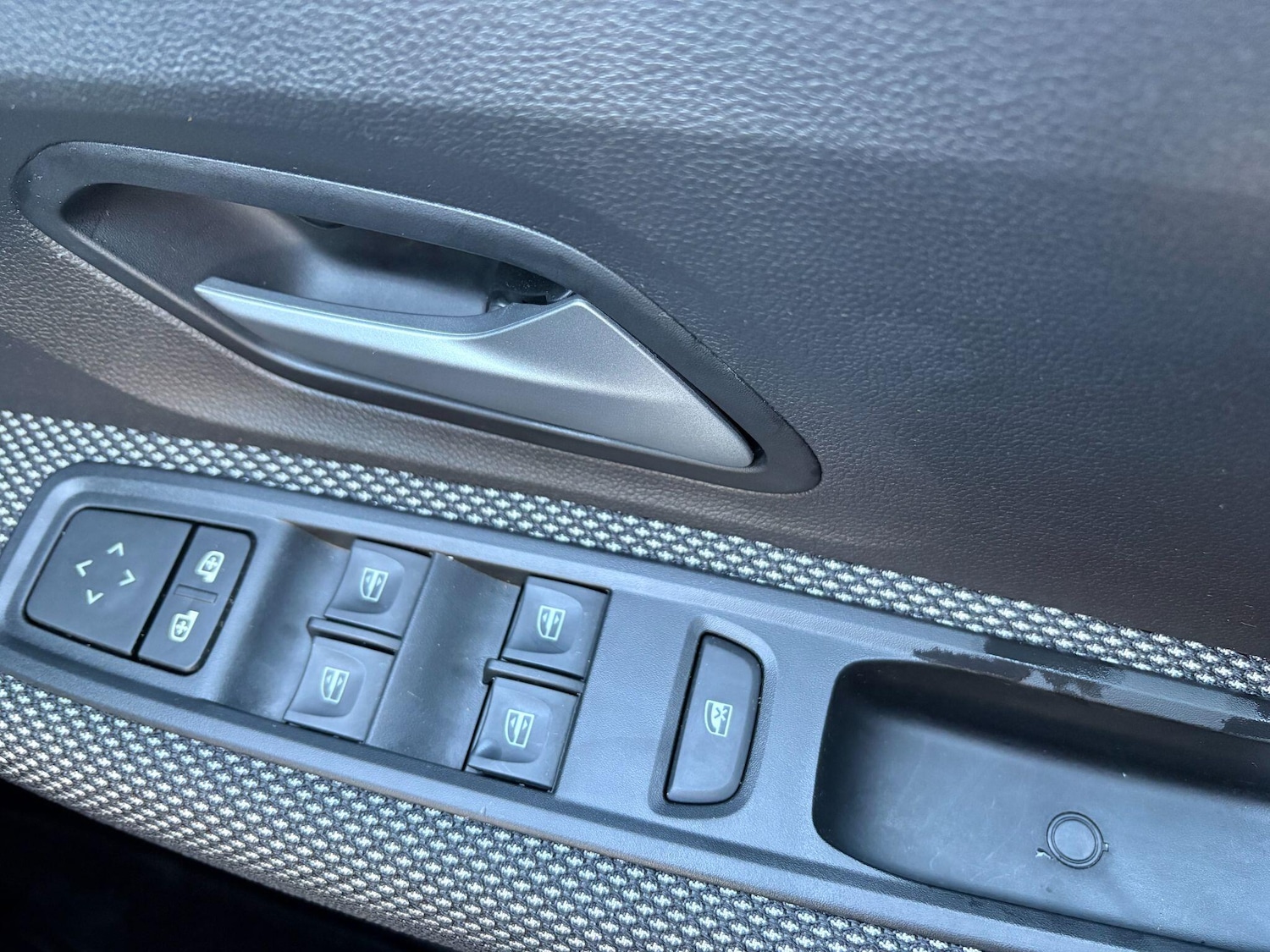 Used Dacia Jogger 2025 for sale - 76952420: Photo 21