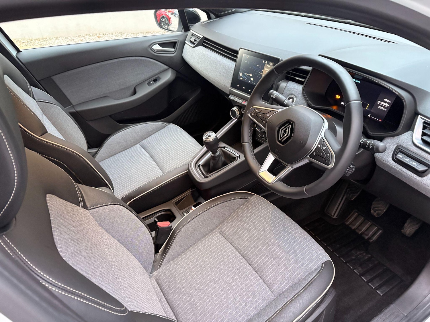 Used Renault Clio for sale - 77242393: Photo 12