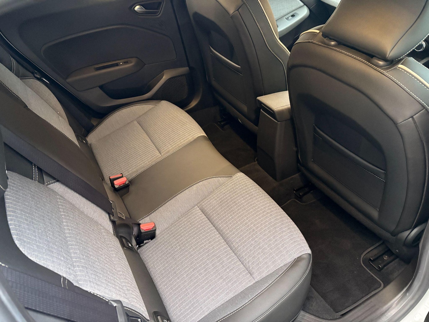 Used Renault Clio for sale - 77242393: Photo 13