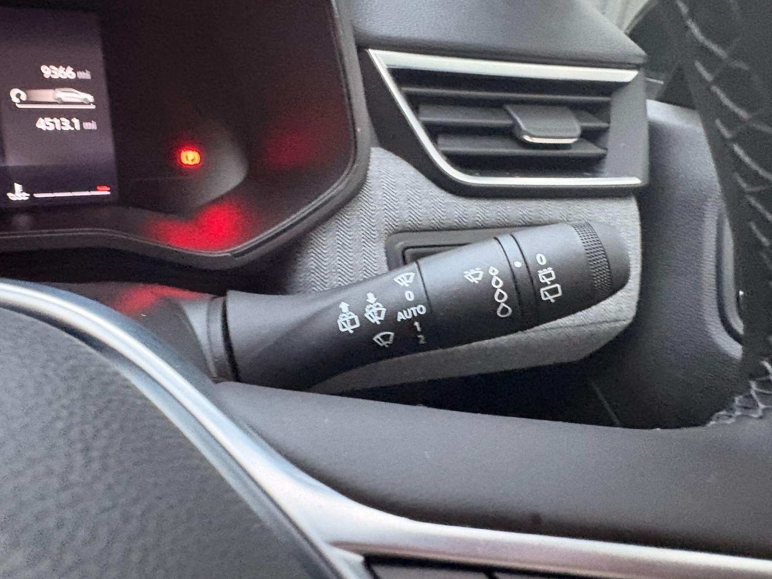 Used Renault Clio for sale - 77242393: Photo 17