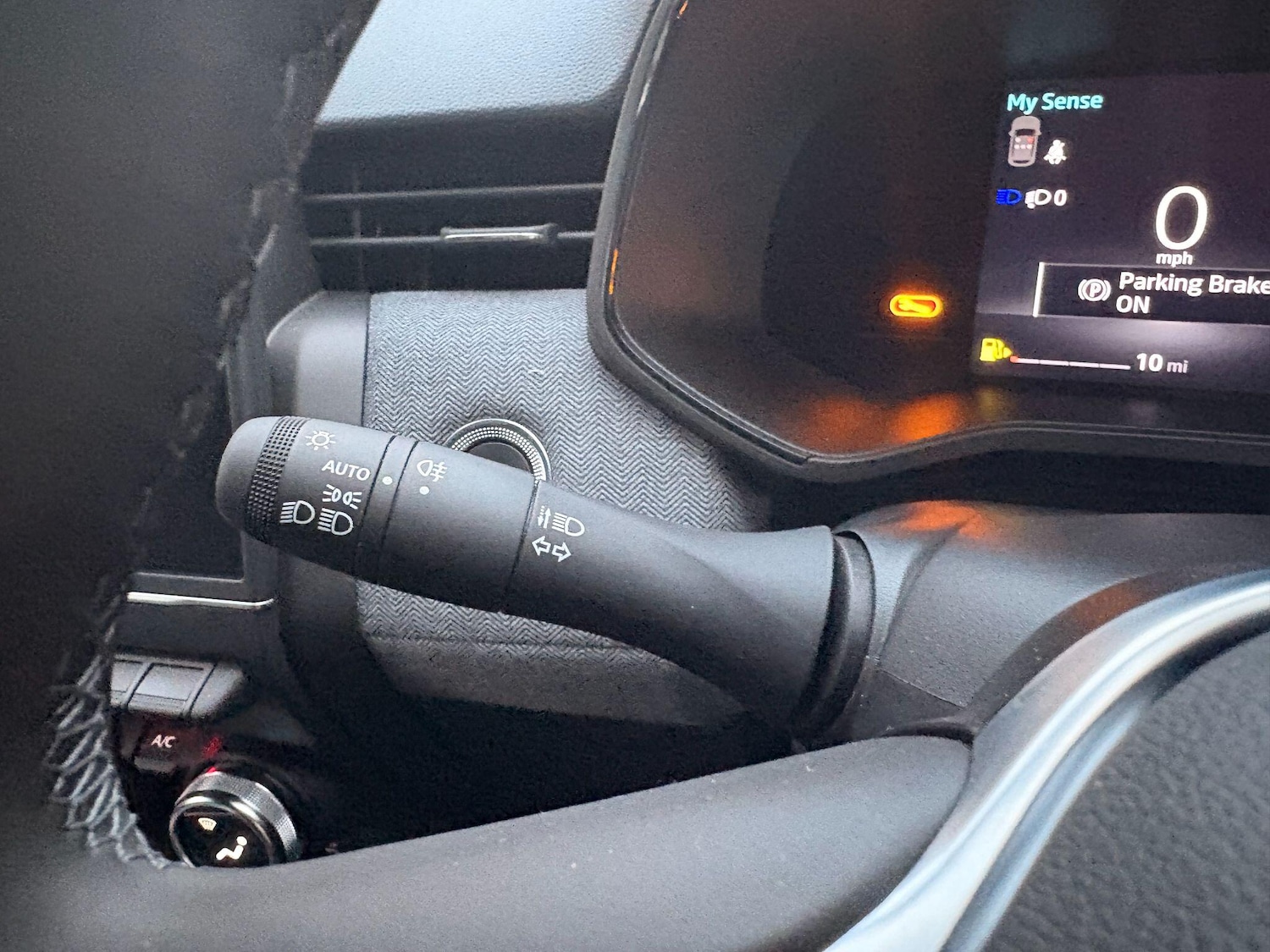 Used Renault Clio for sale - 77242393: Photo 18