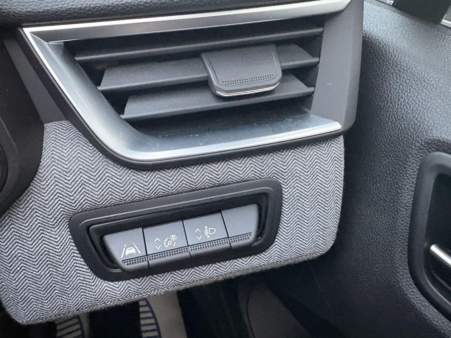 Used Renault Clio for sale - 77242393: Photo 19