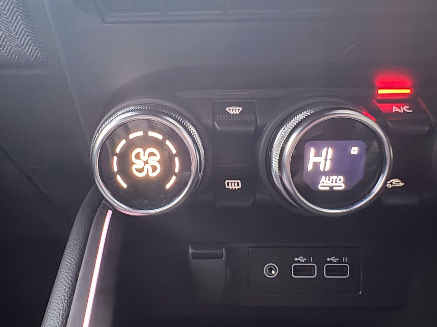 Used Renault Clio for sale - 77242393: Photo 21