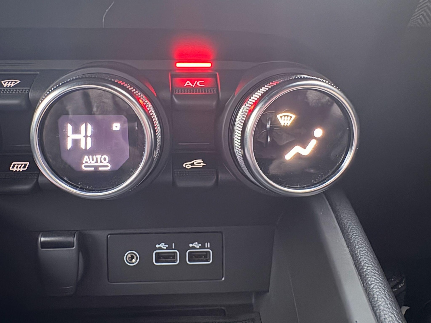 Used Renault Clio for sale - 77242393: Photo 22