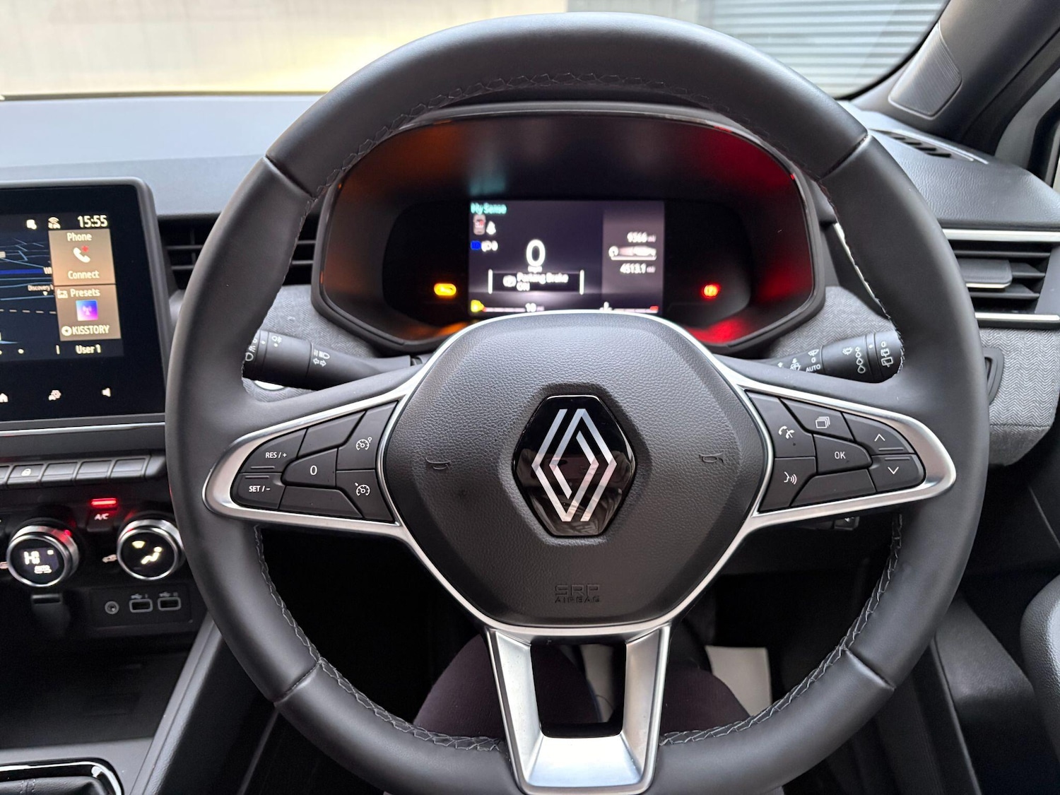 Used Renault Clio for sale - 77242393: Photo 36